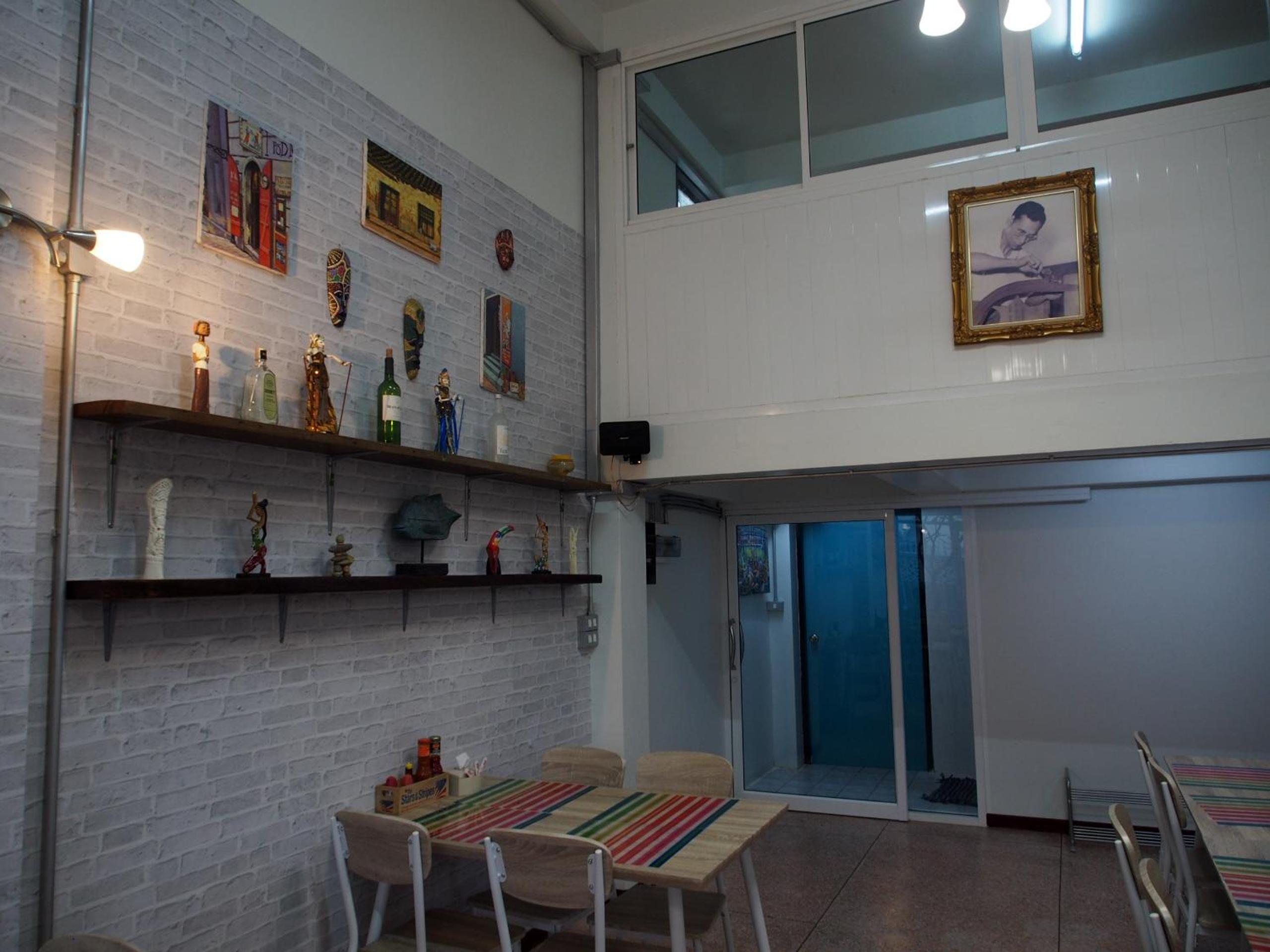 Sriyanar Place