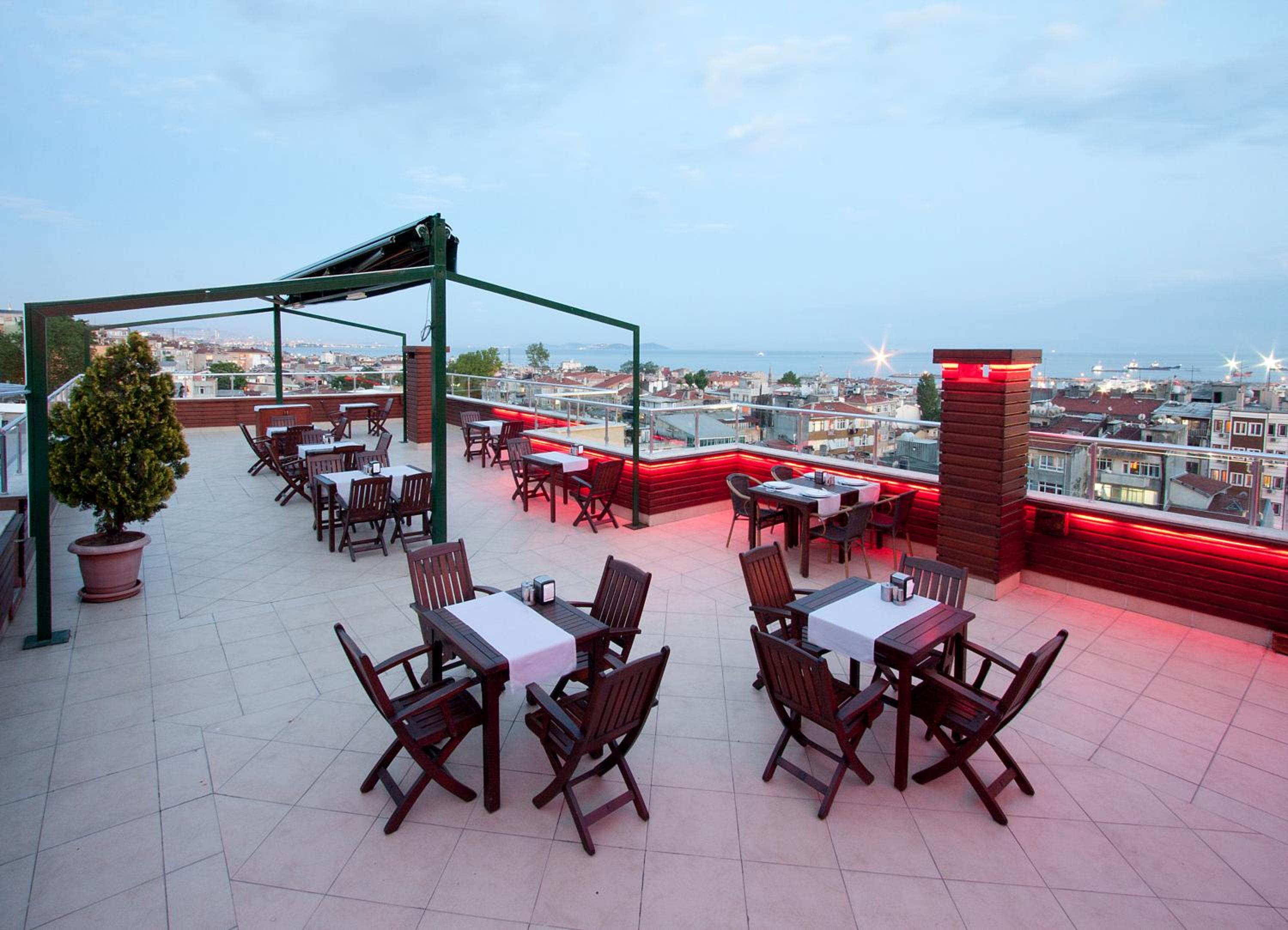 Nanda Hotel - Image 47