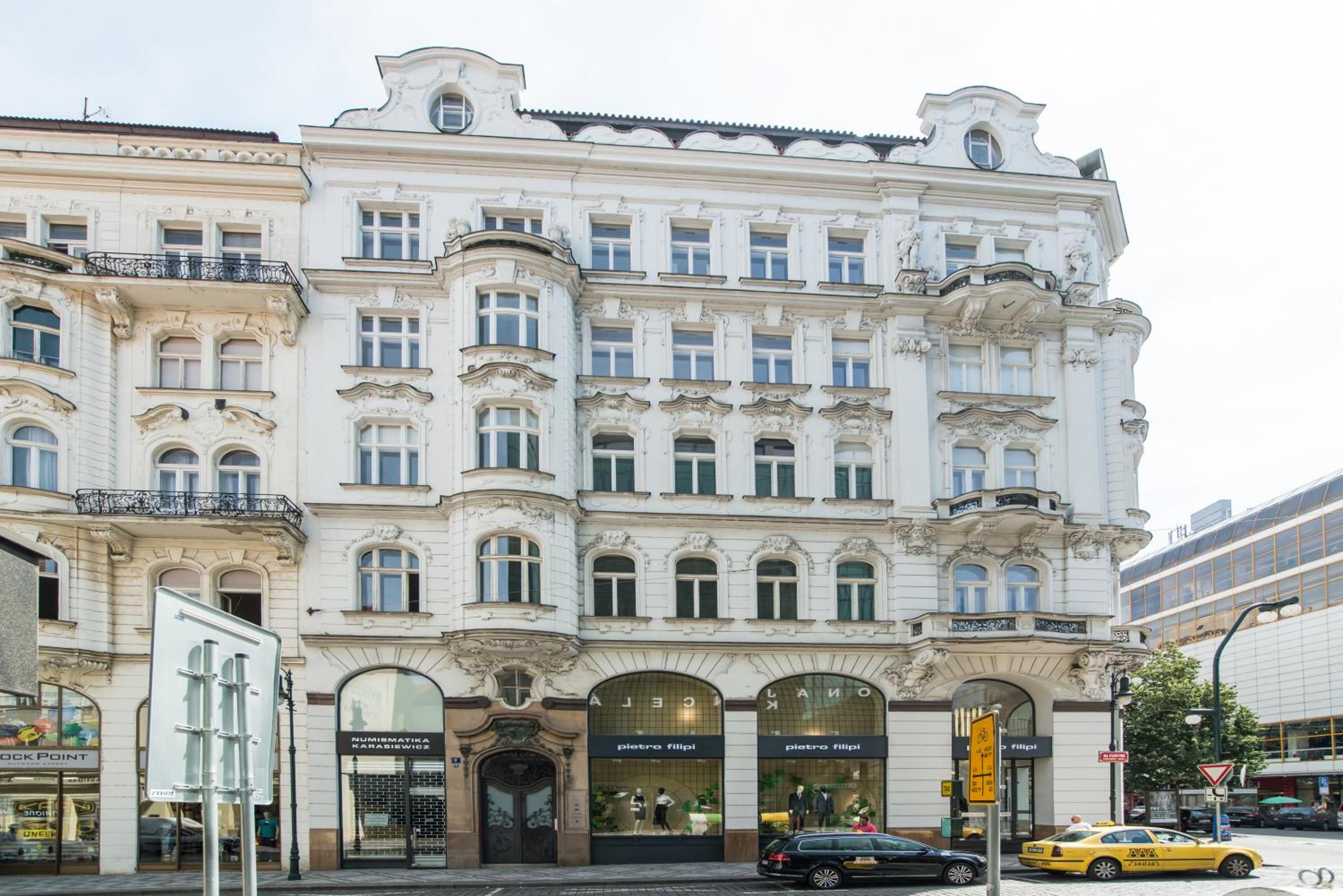 Spacious two-bedroom apartment in Old Town