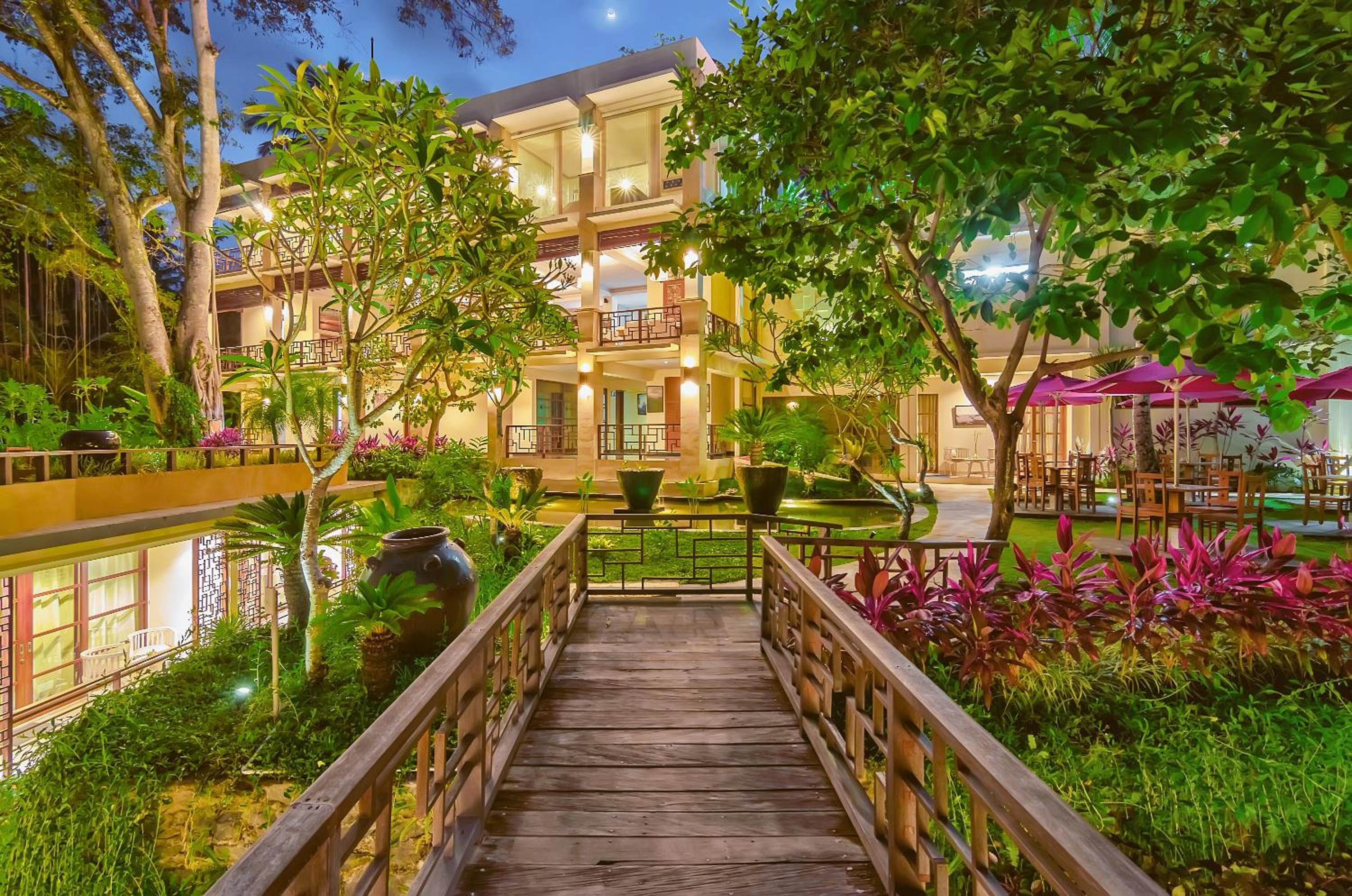 Labak River Hotel by EPS