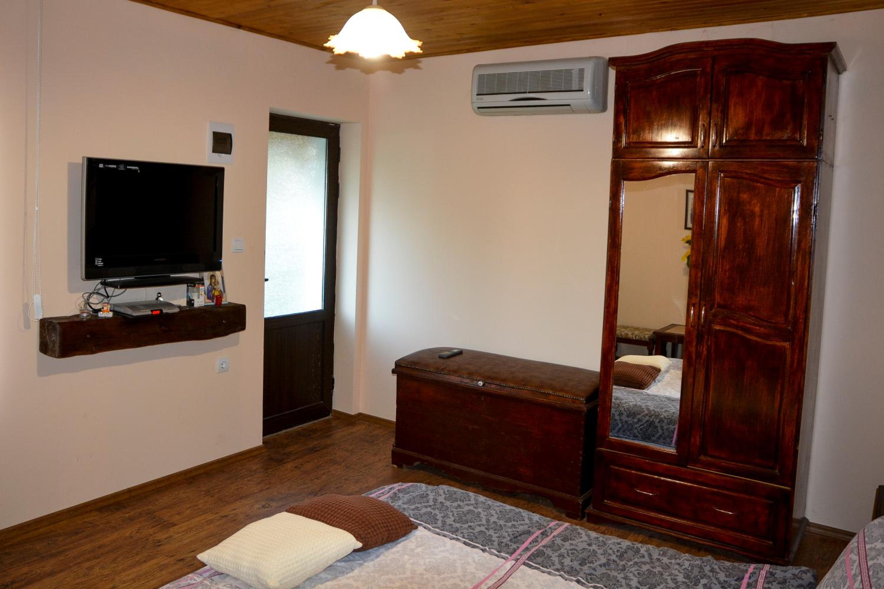Guest House Raiski Kаt
