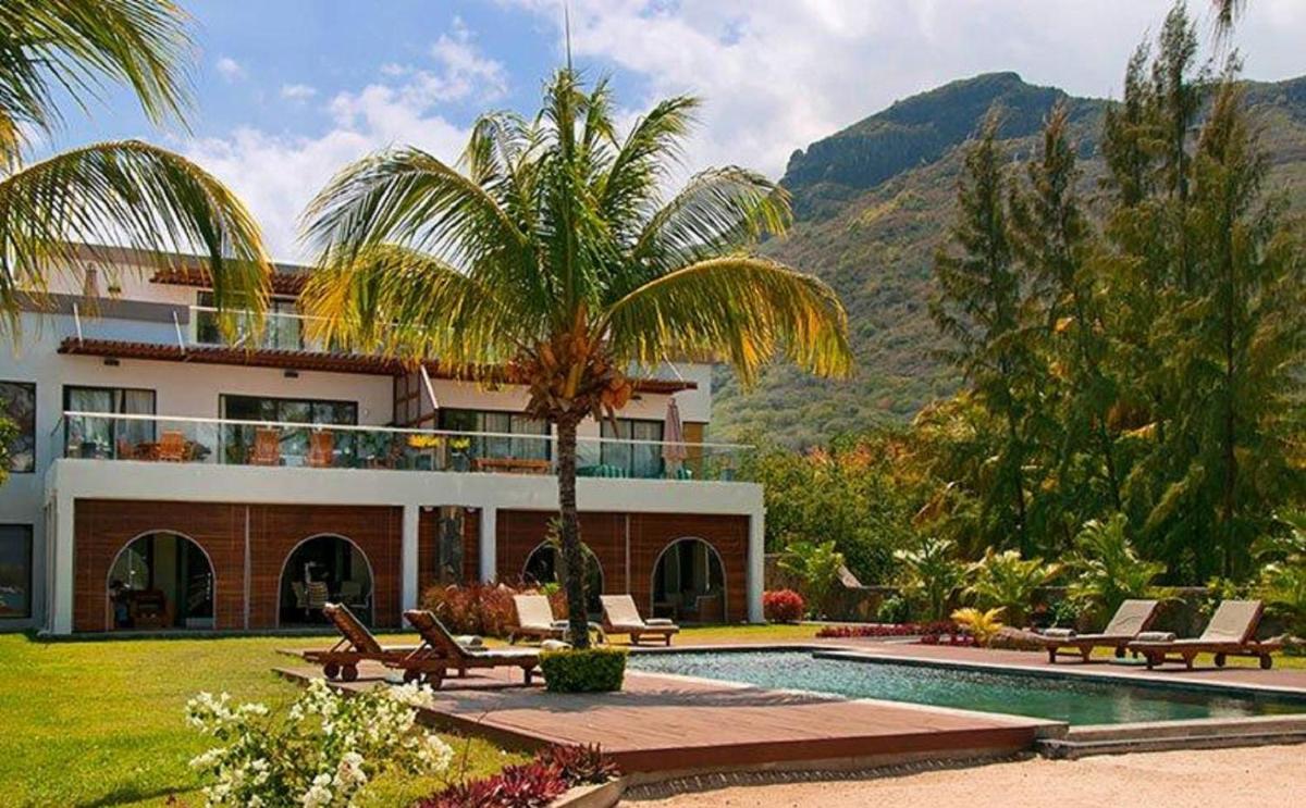 Hotel Olana Beachfront Apartments - Image 1