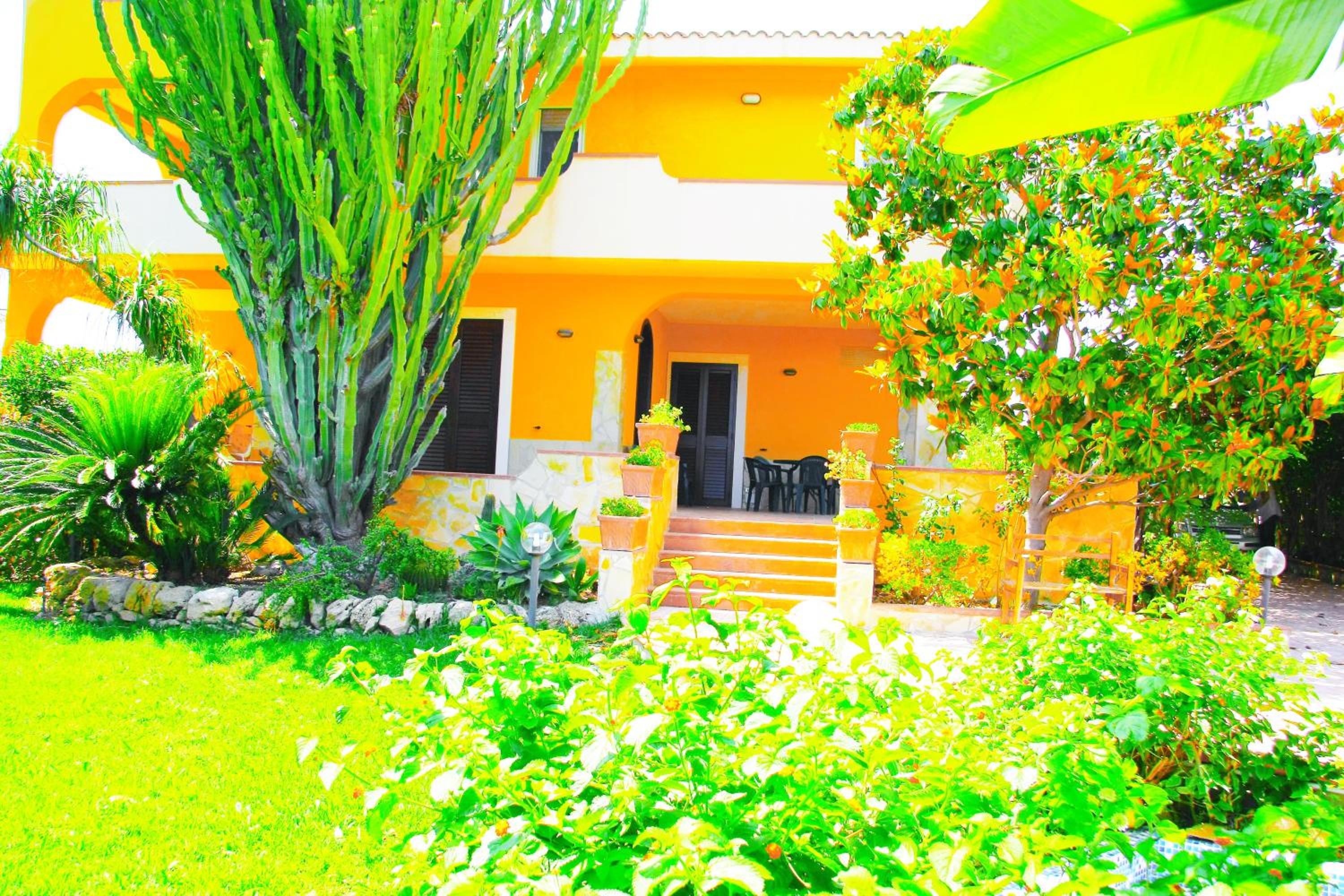 Happy Holiday Villa photo 1