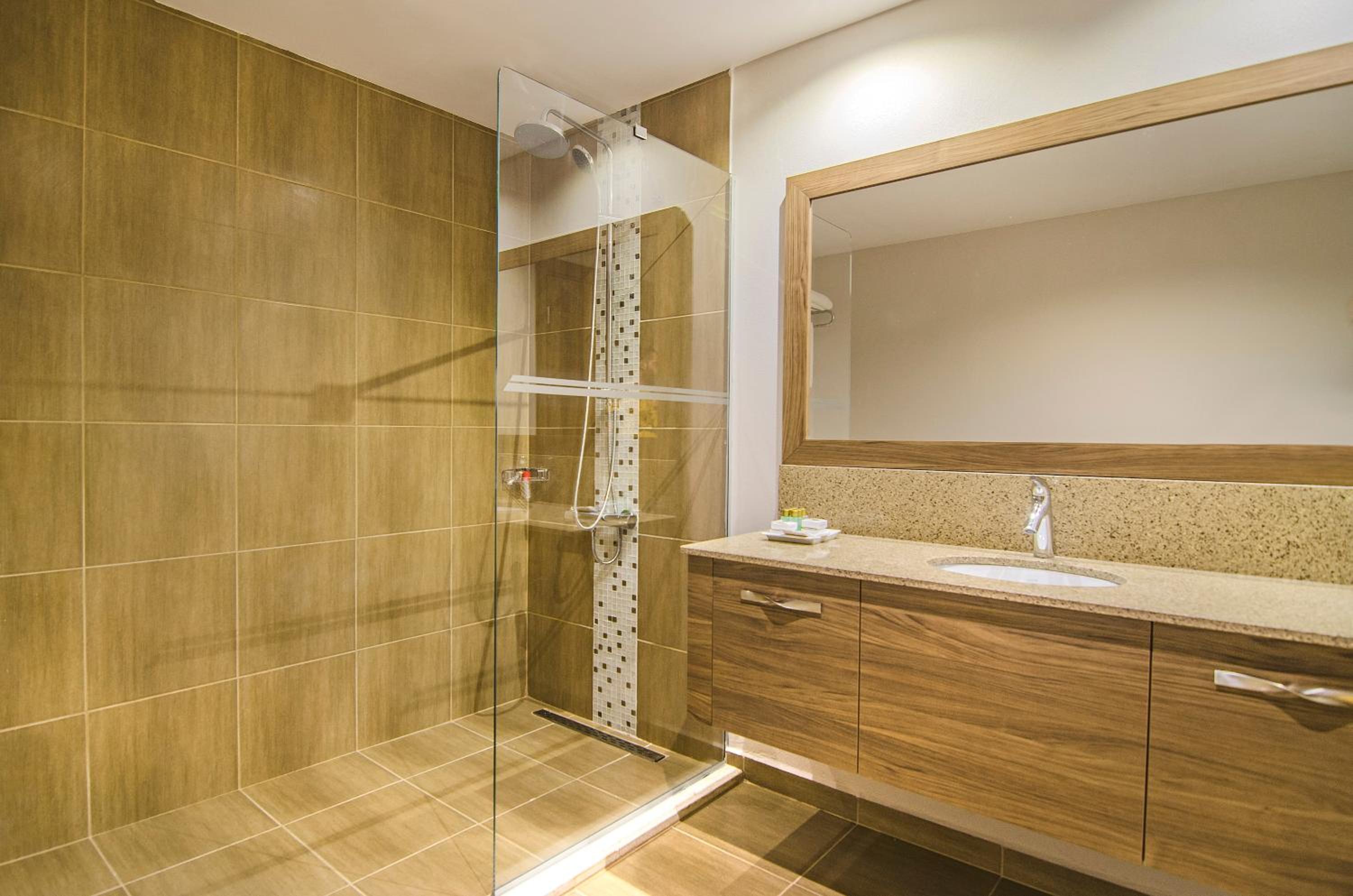 Ladies Beach Suite Hotel - Image 45