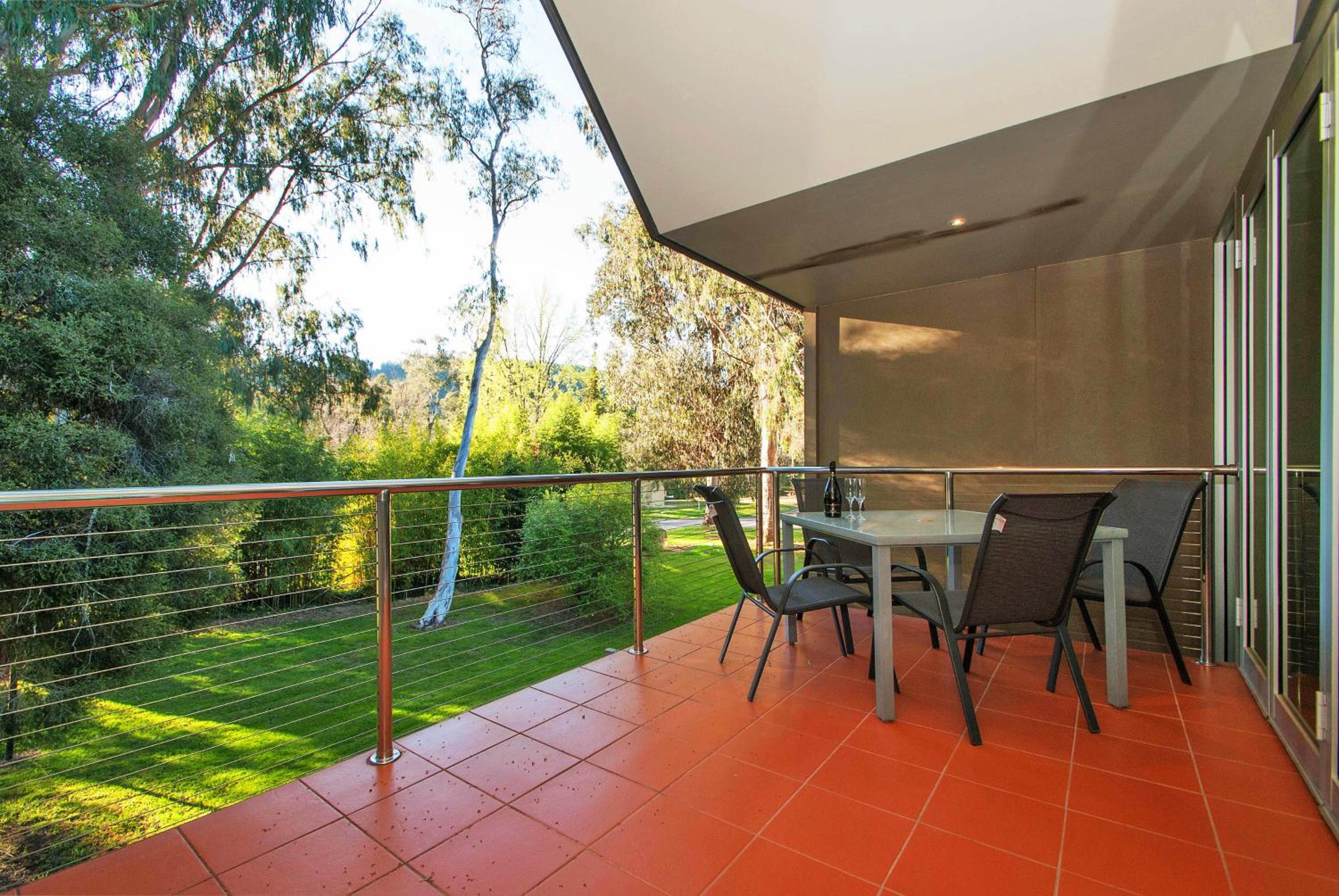 Centenary Peaks Riverview Townhouses Bright