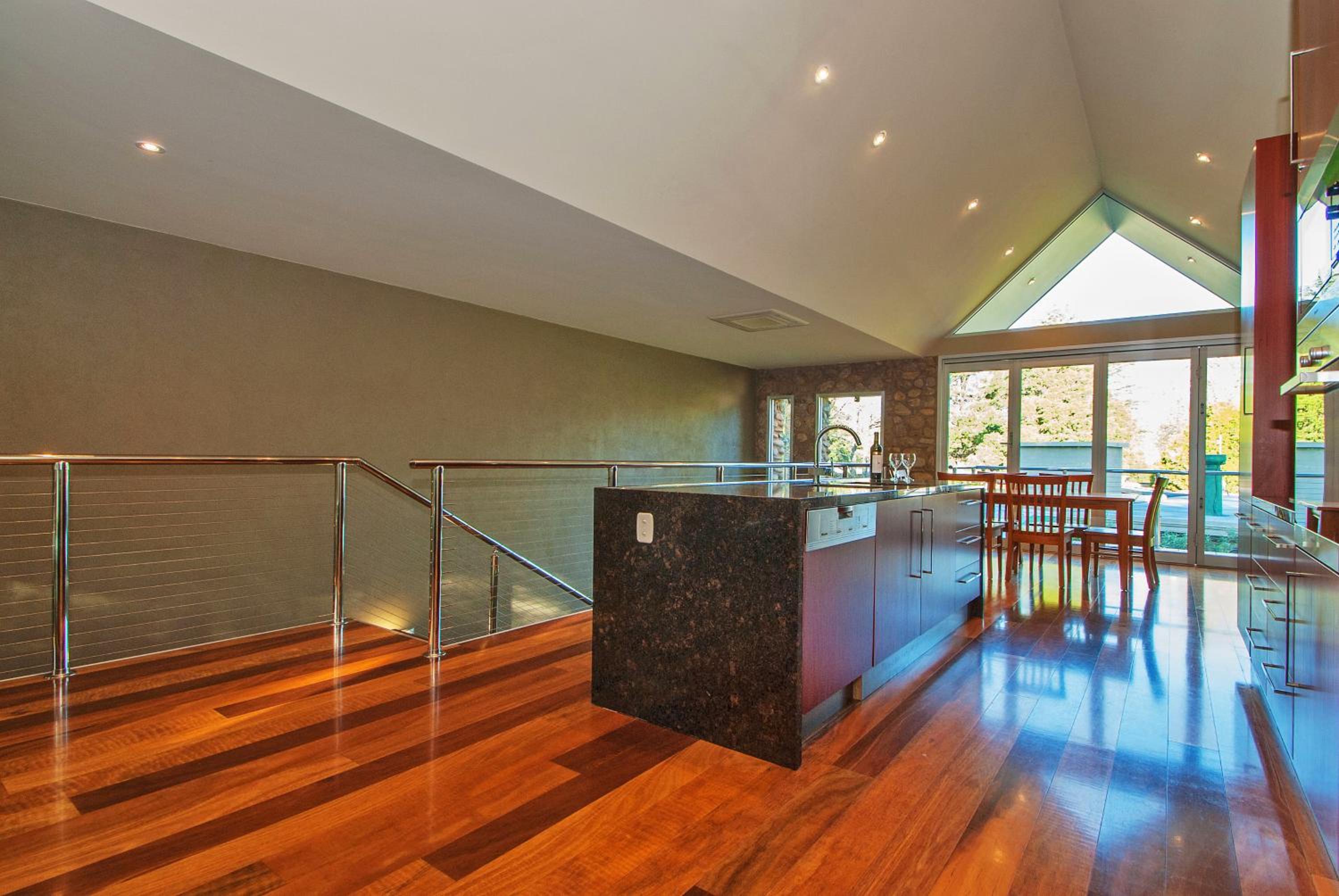 Centenary Peaks Riverview Townhouses Bright