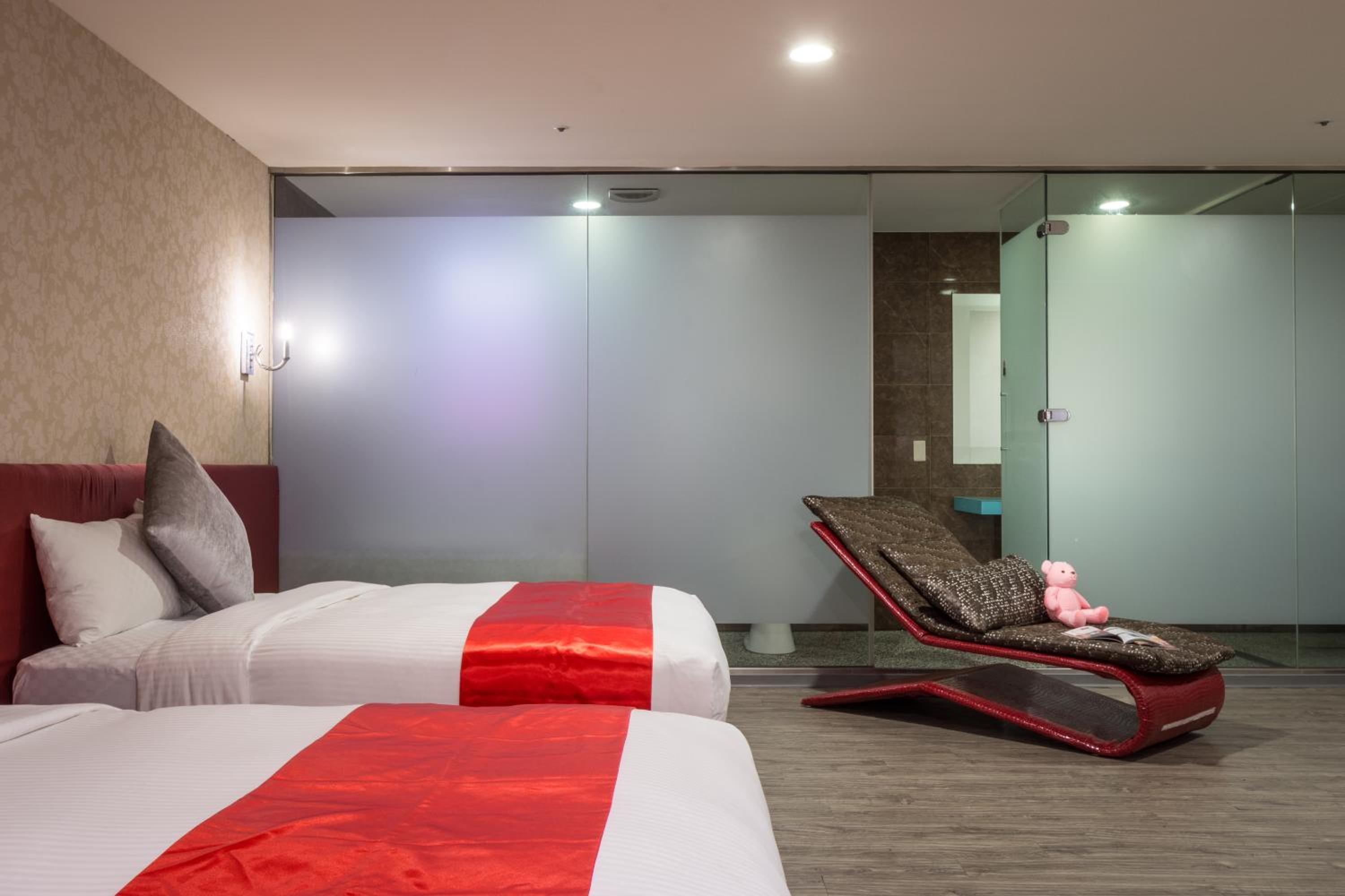 Urbanone Hotel