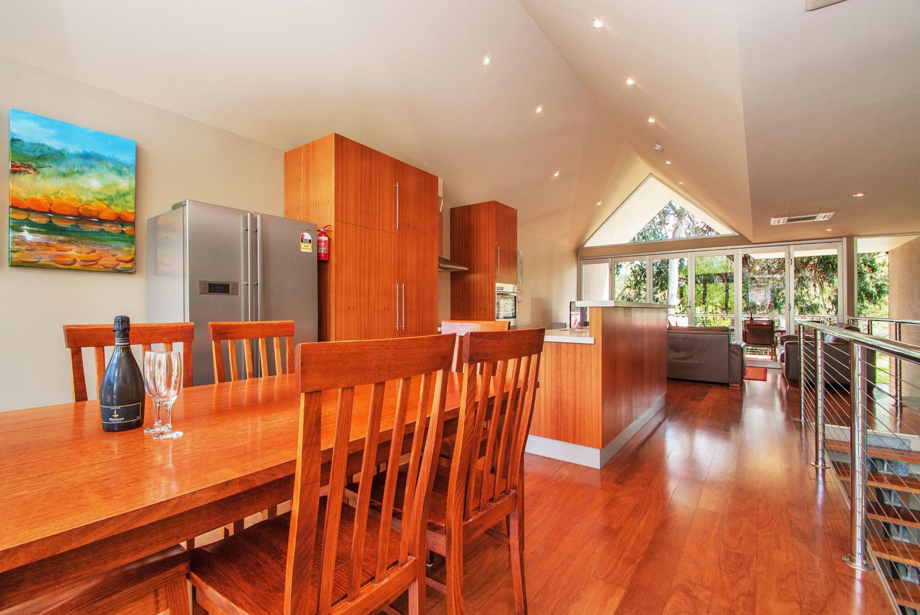 Centenary Peaks Riverview Townhouses Bright