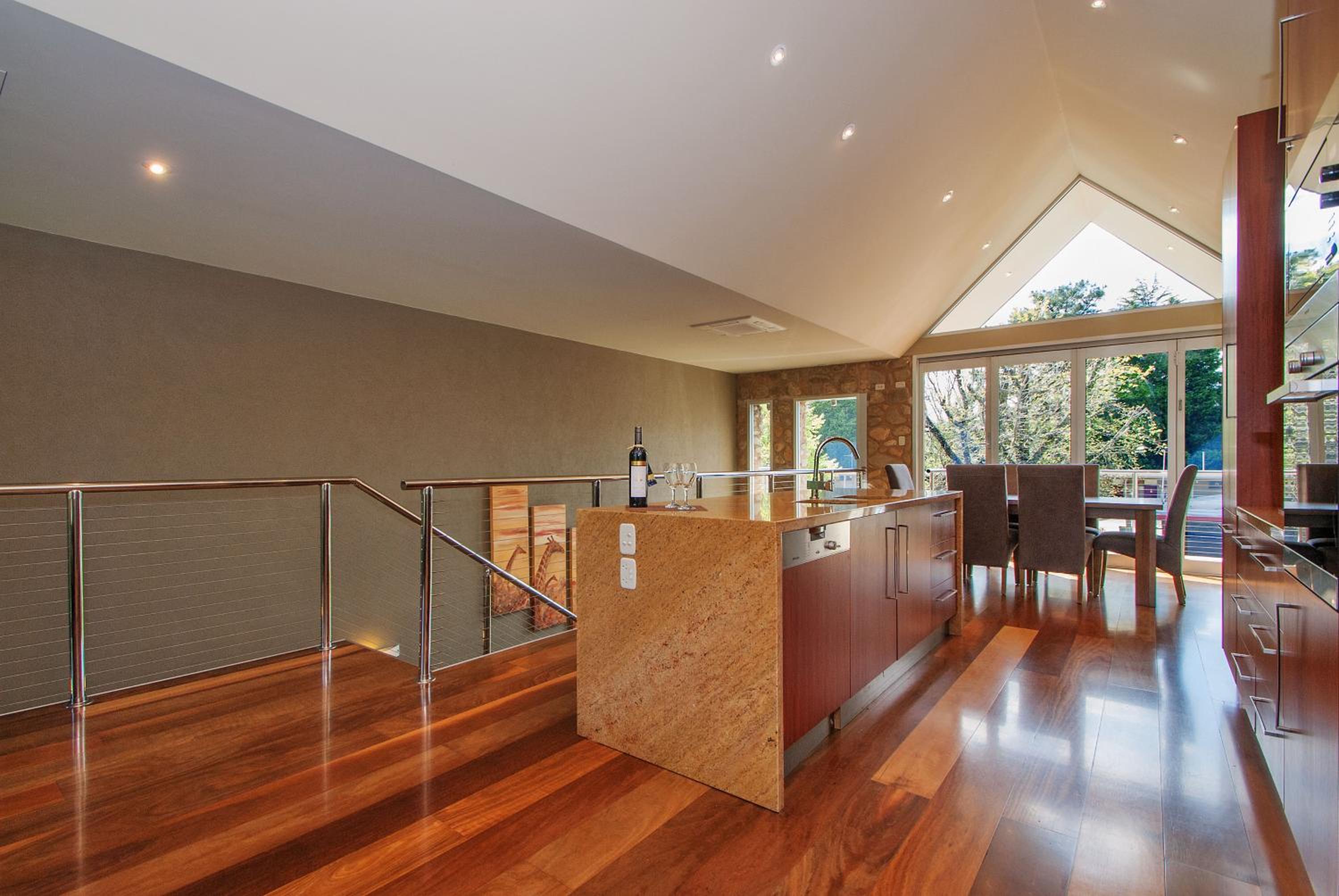 Centenary Peaks Riverview Townhouses Bright