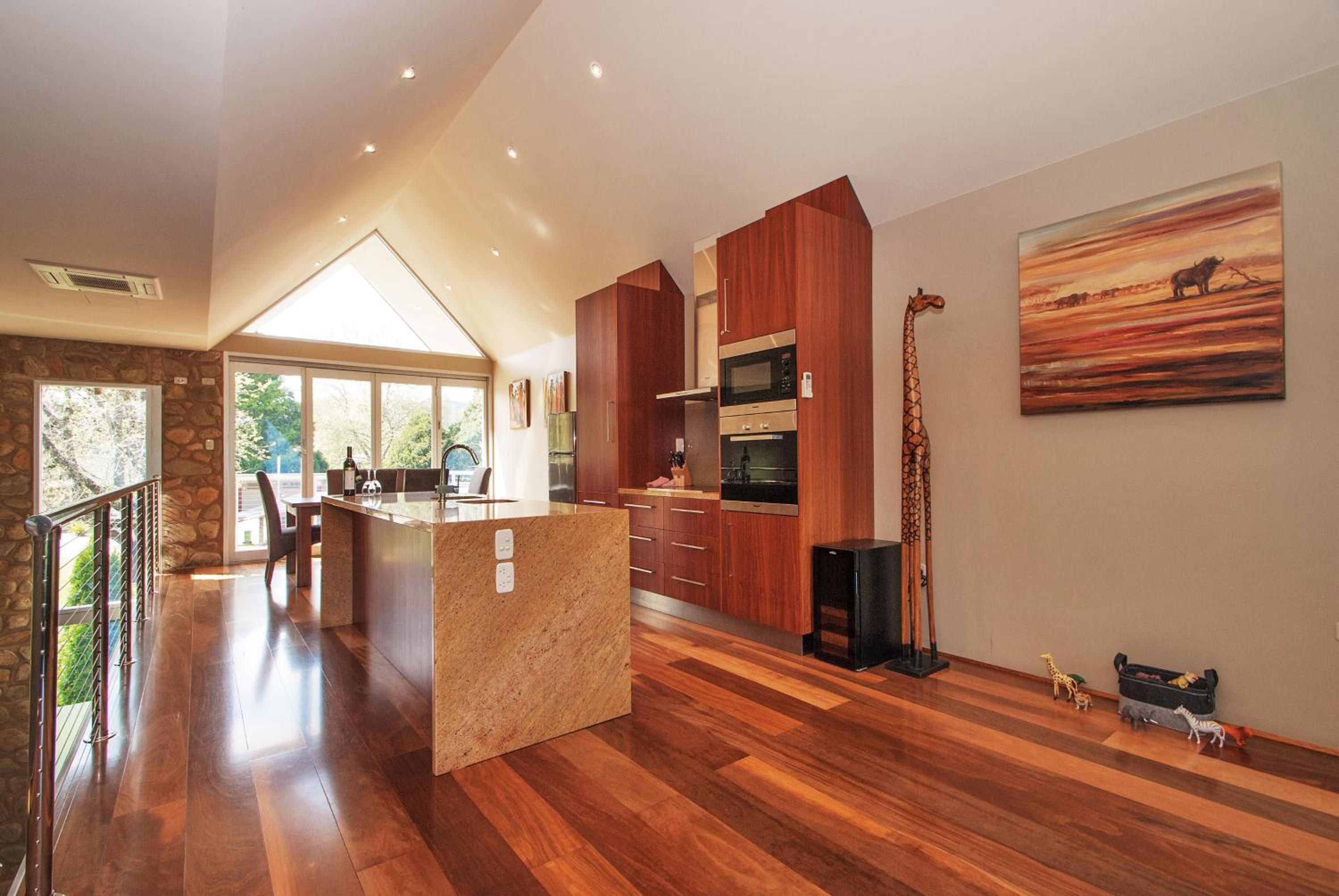 Centenary Peaks Riverview Townhouses Bright