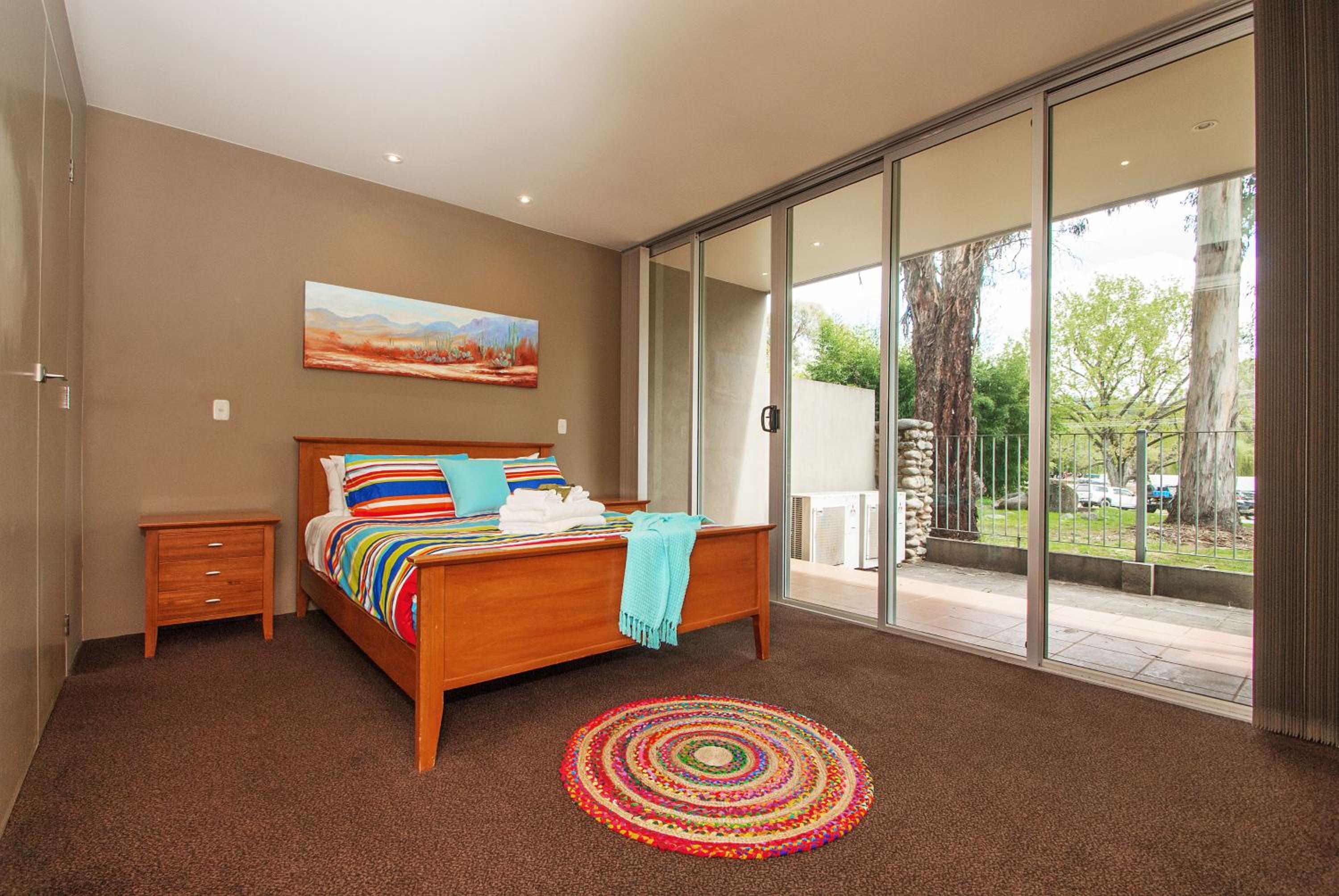 Centenary Peaks Riverview Townhouses Bright