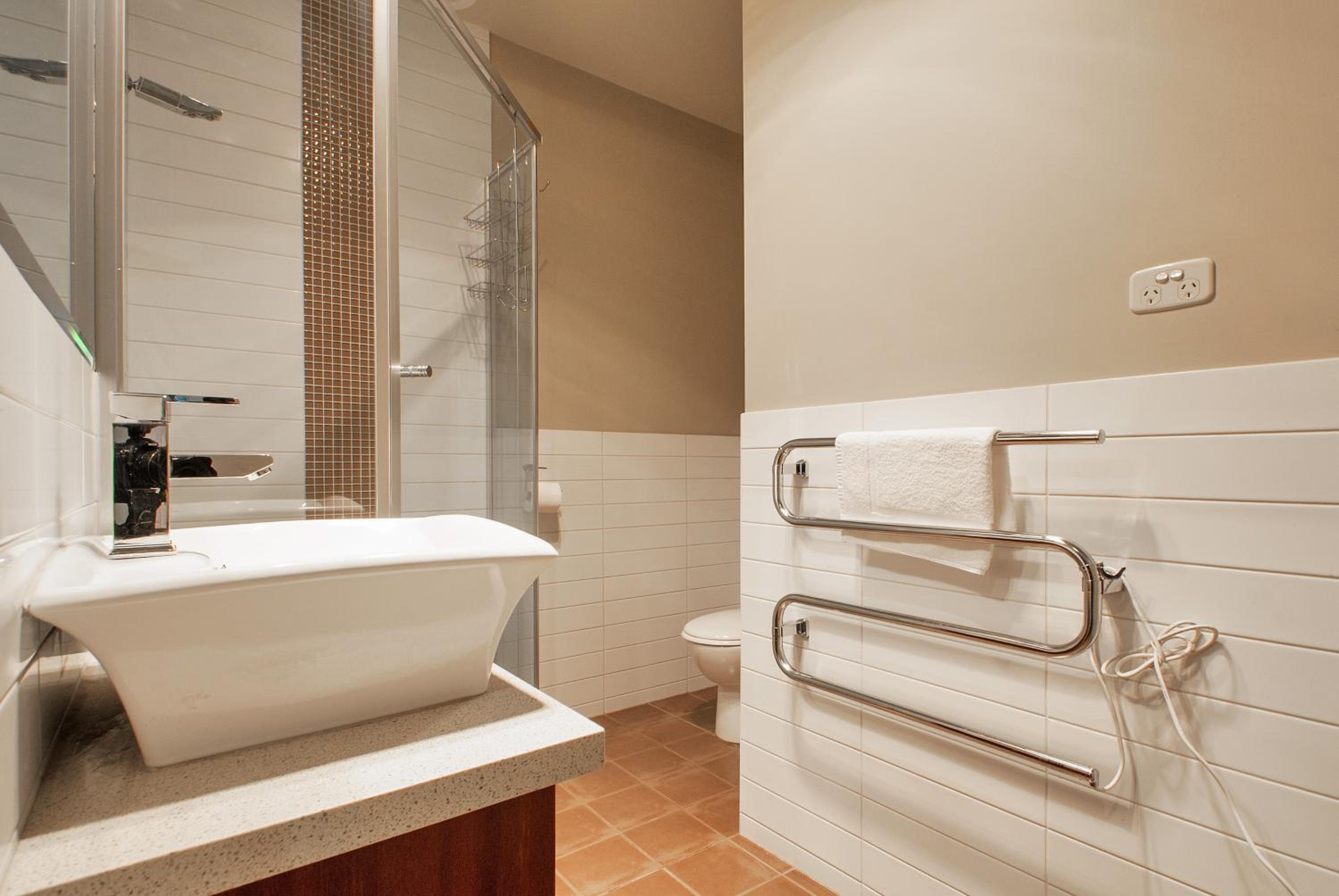 Centenary Peaks Riverview Townhouses Bright