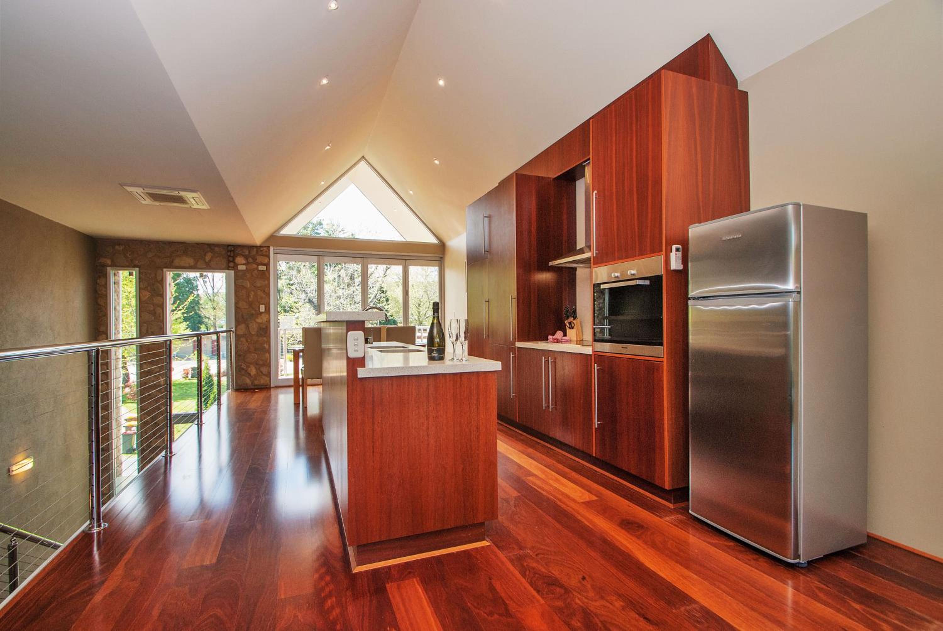 Centenary Peaks Riverview Townhouses Bright