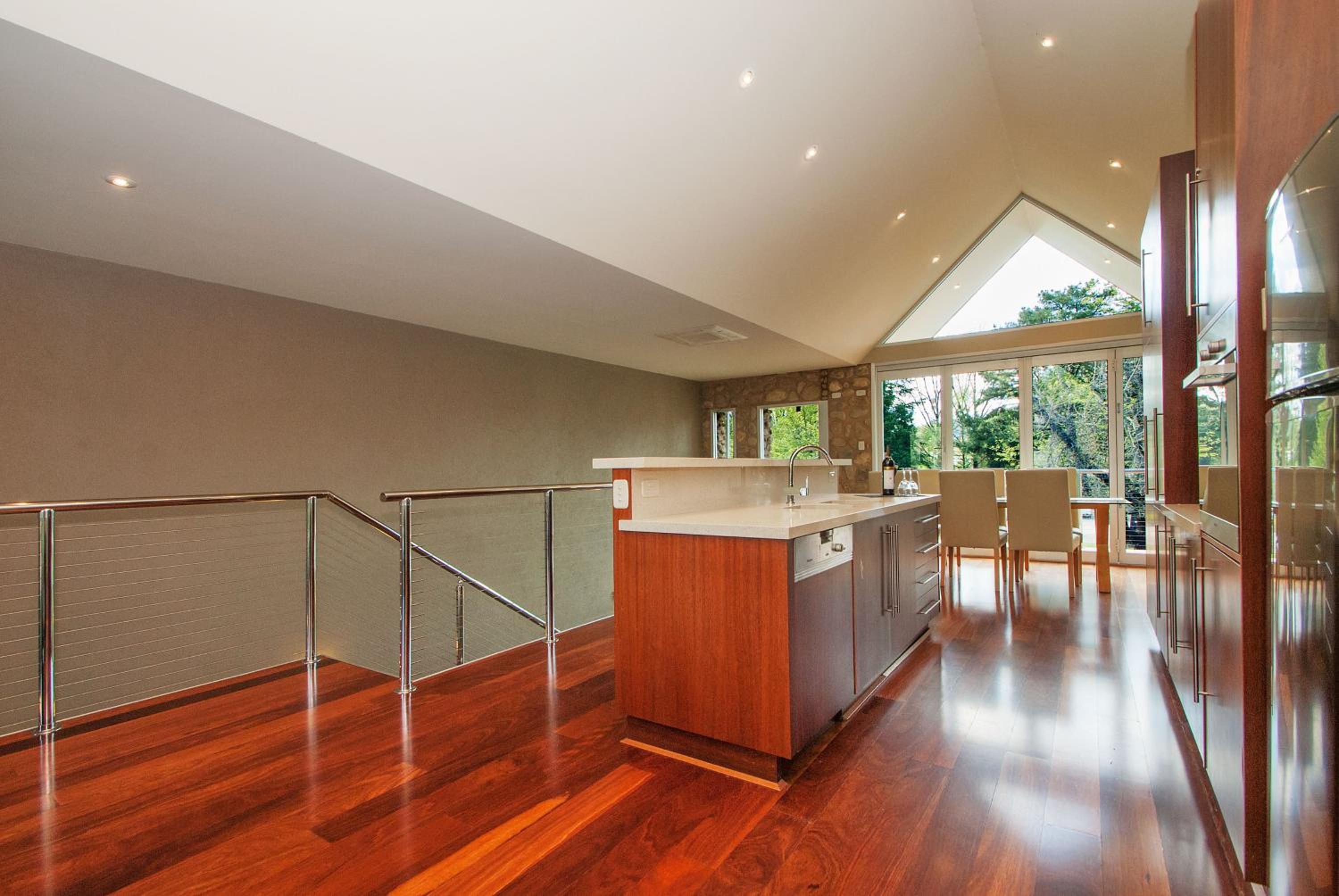 Centenary Peaks Riverview Townhouses Bright
