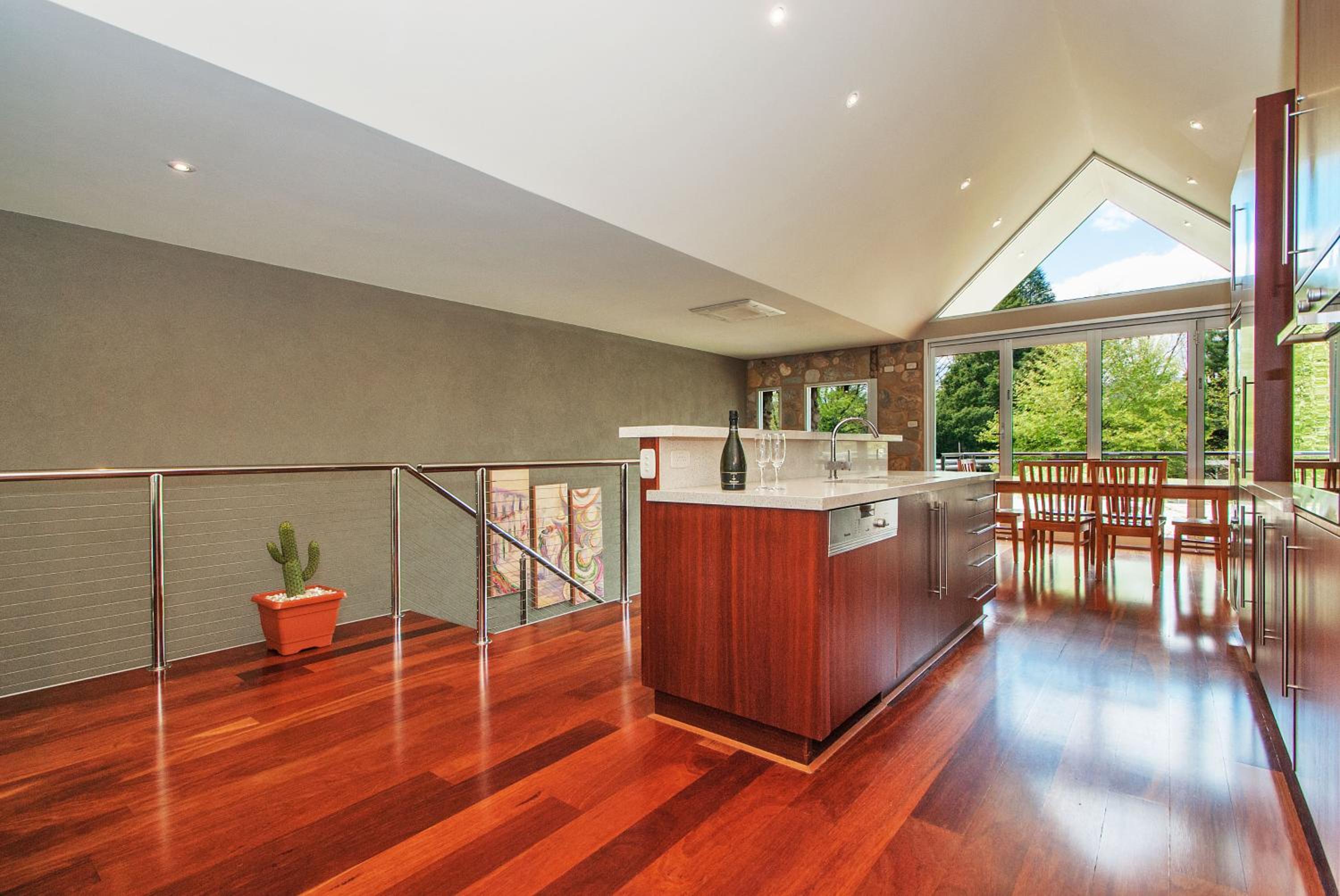 Centenary Peaks Riverview Townhouses Bright