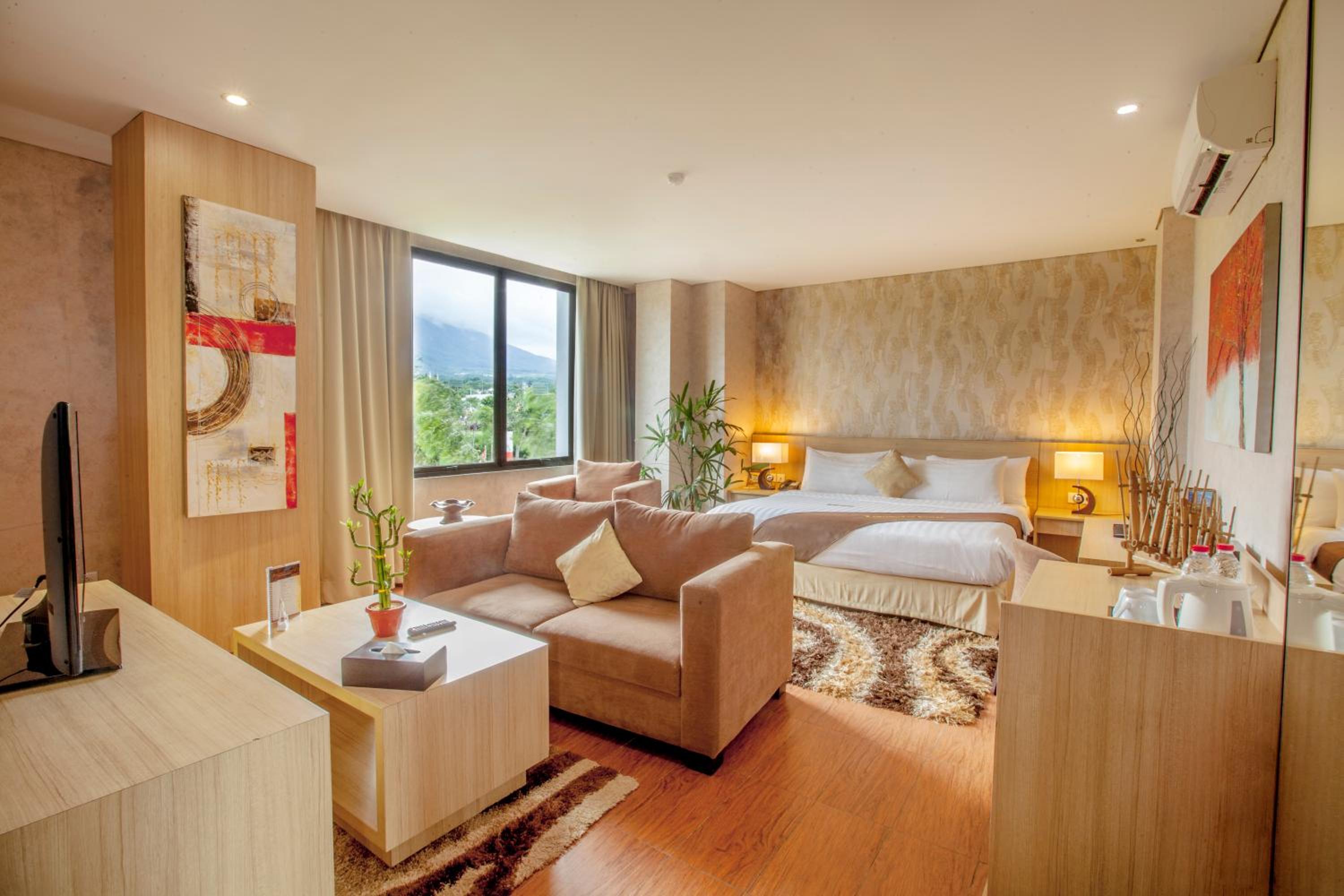 Padjadjaran Suites Resort and Convention Hotel - Image 4