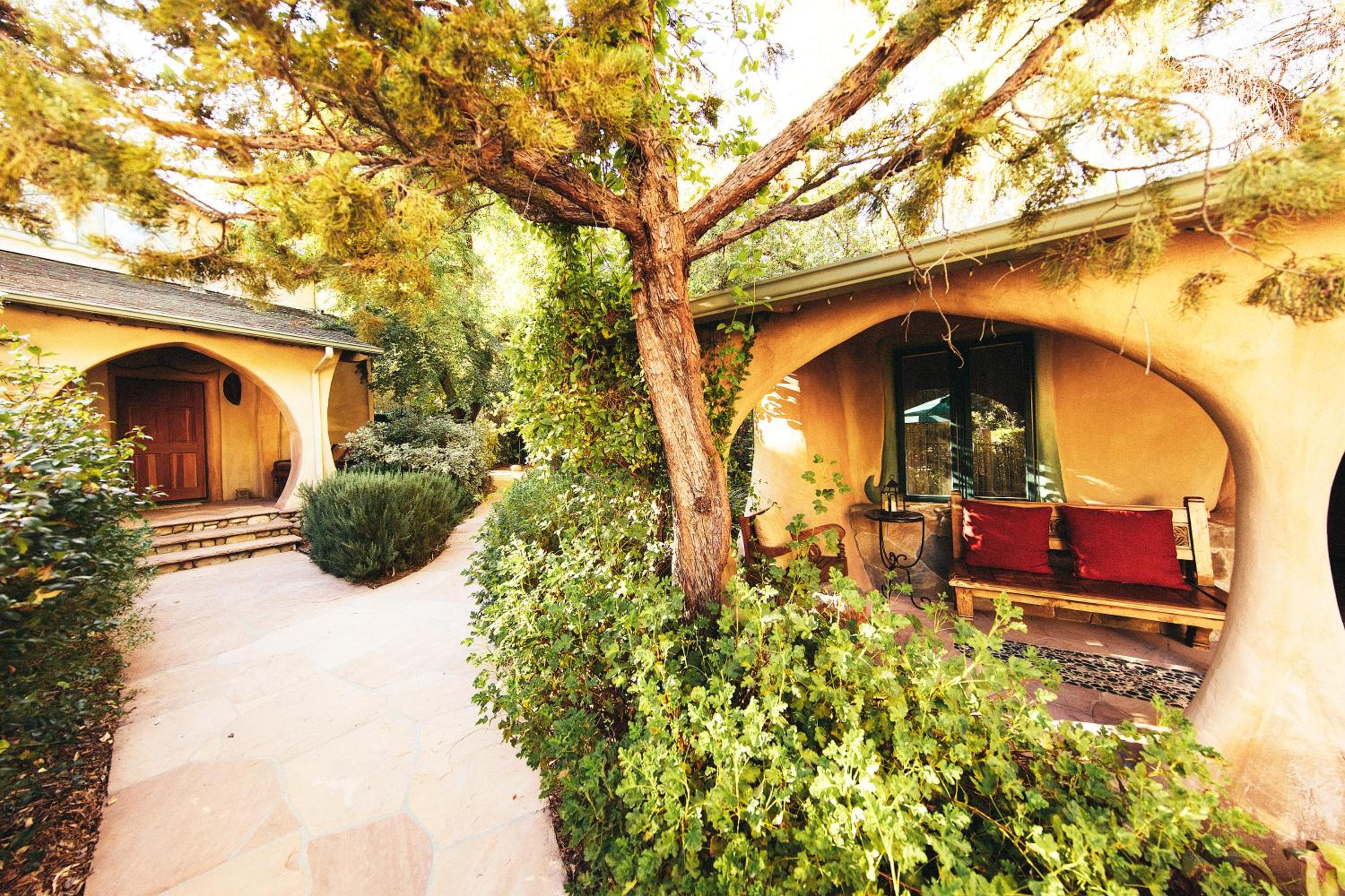 Ojai Vacations - The Emerald Iguana Inn - Property Image 37