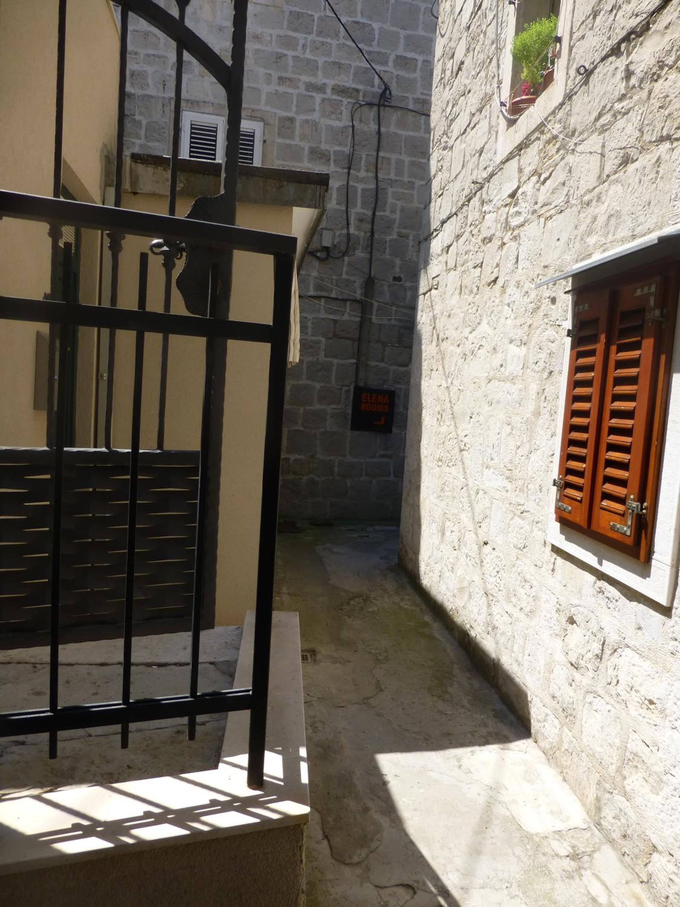 Photo 27