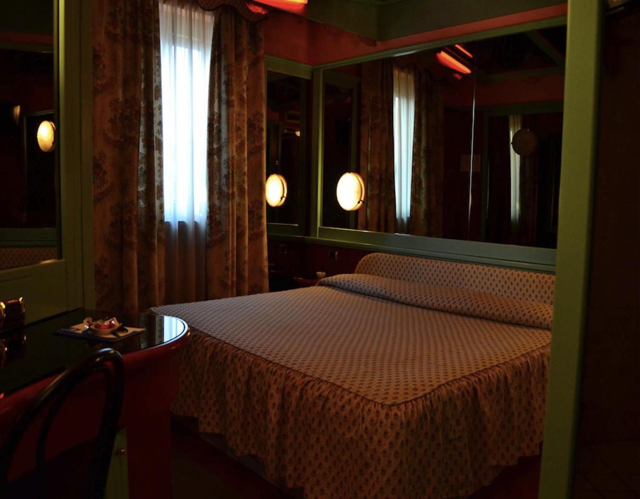 Hotel Motel 2