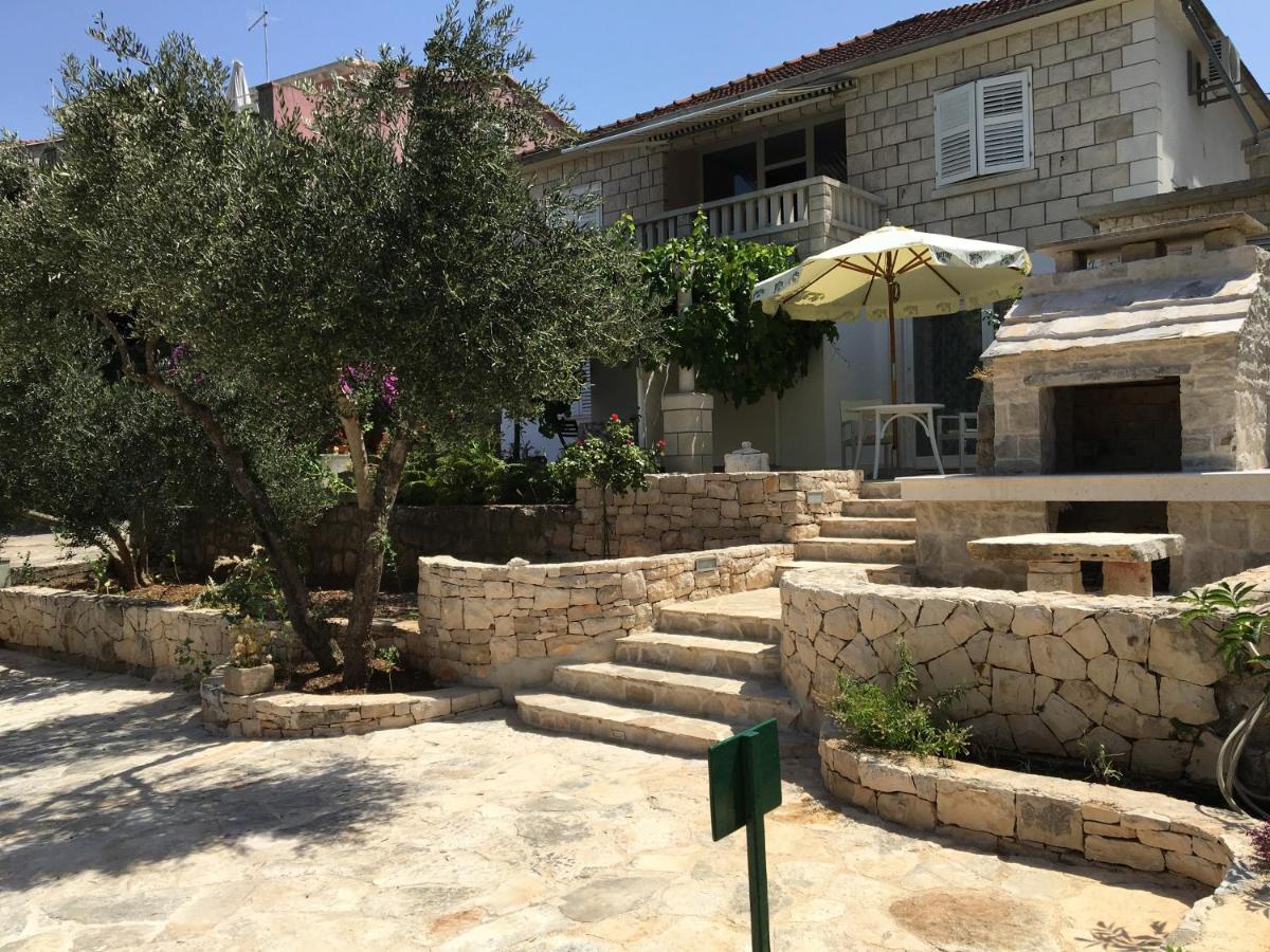 Hotel Apartments Laura - Image 1