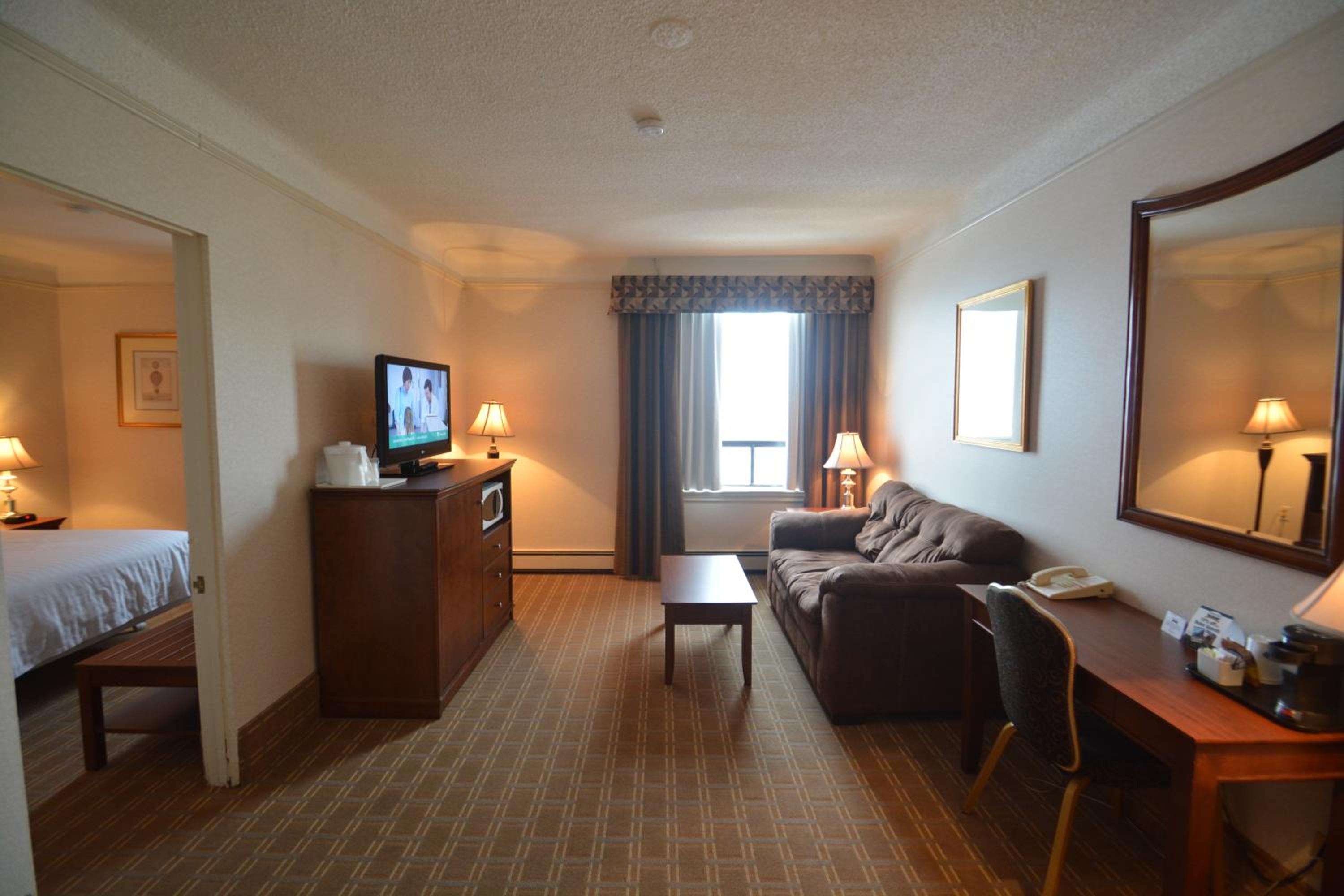 Thunder Bay Vacations - Prince Arthur Waterfront Hotel  Suites - Property Image 3