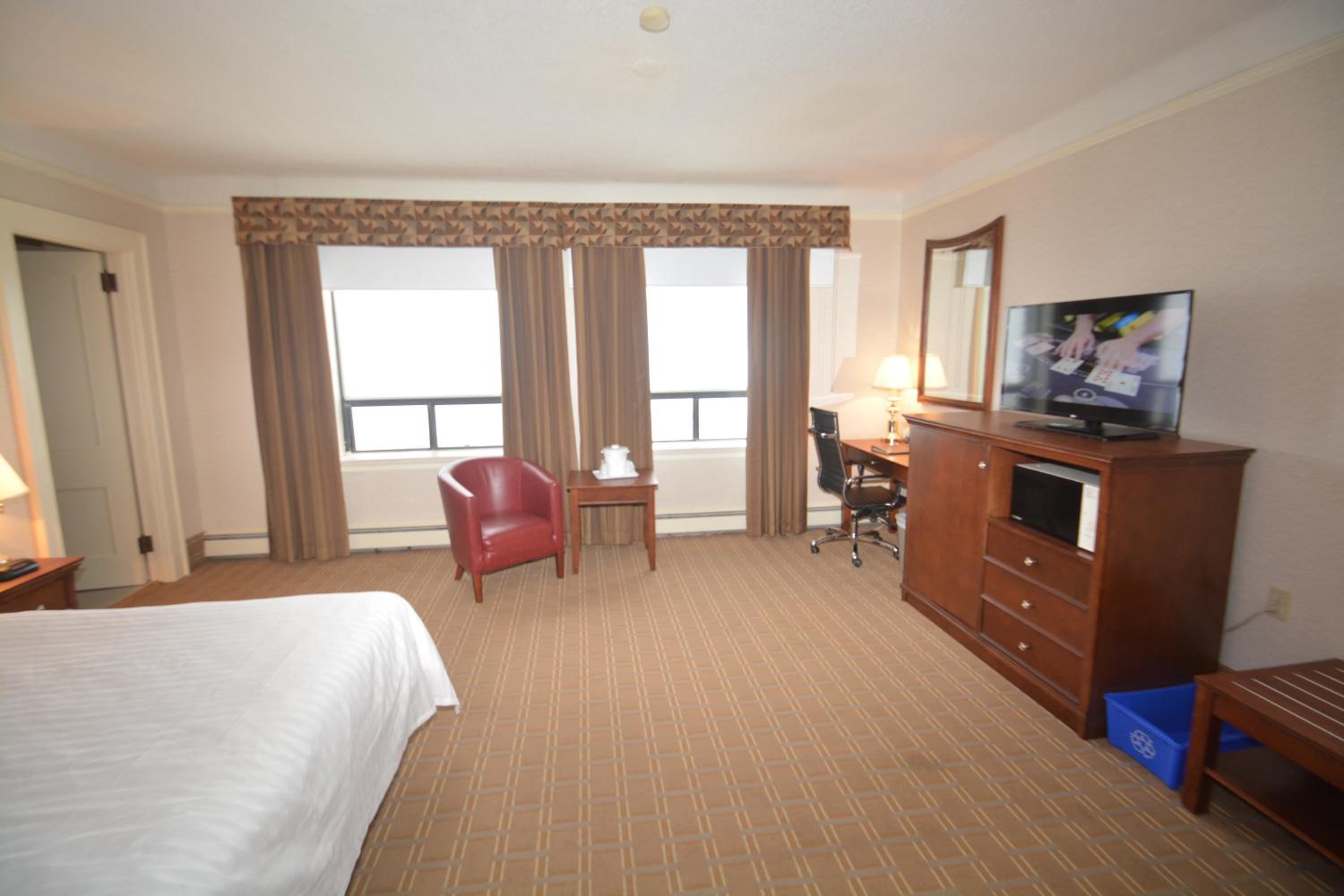 Thunder Bay Vacations - Prince Arthur Waterfront Hotel  Suites - Property Image 5