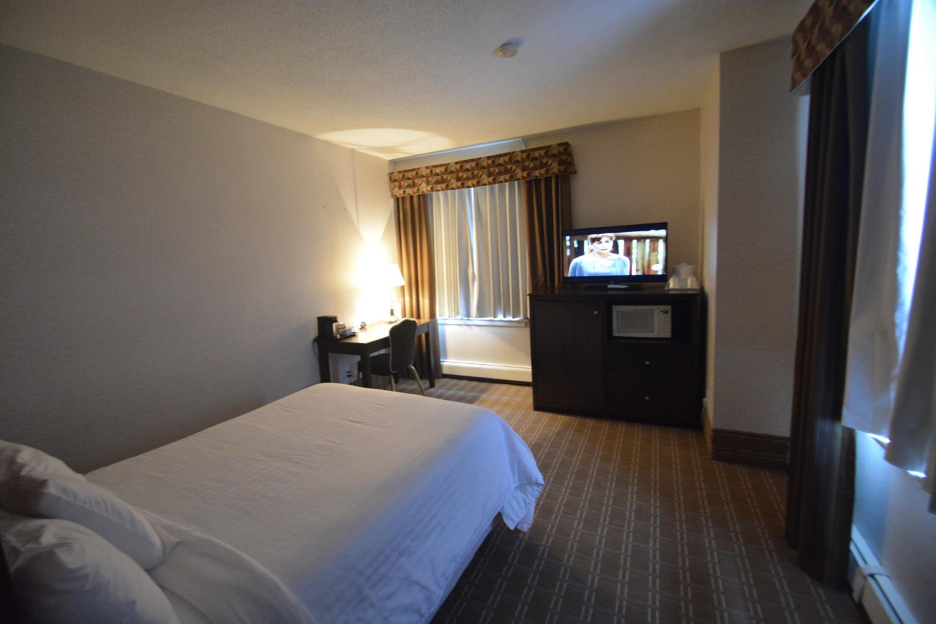 Thunder Bay Vacations - Prince Arthur Waterfront Hotel  Suites - Property Image 6