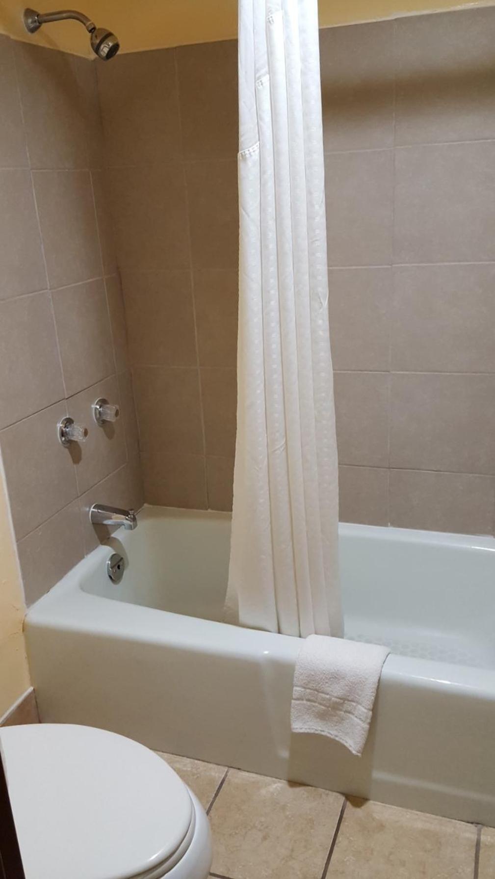 Innkeeper Motel Hamel - Property Image 19