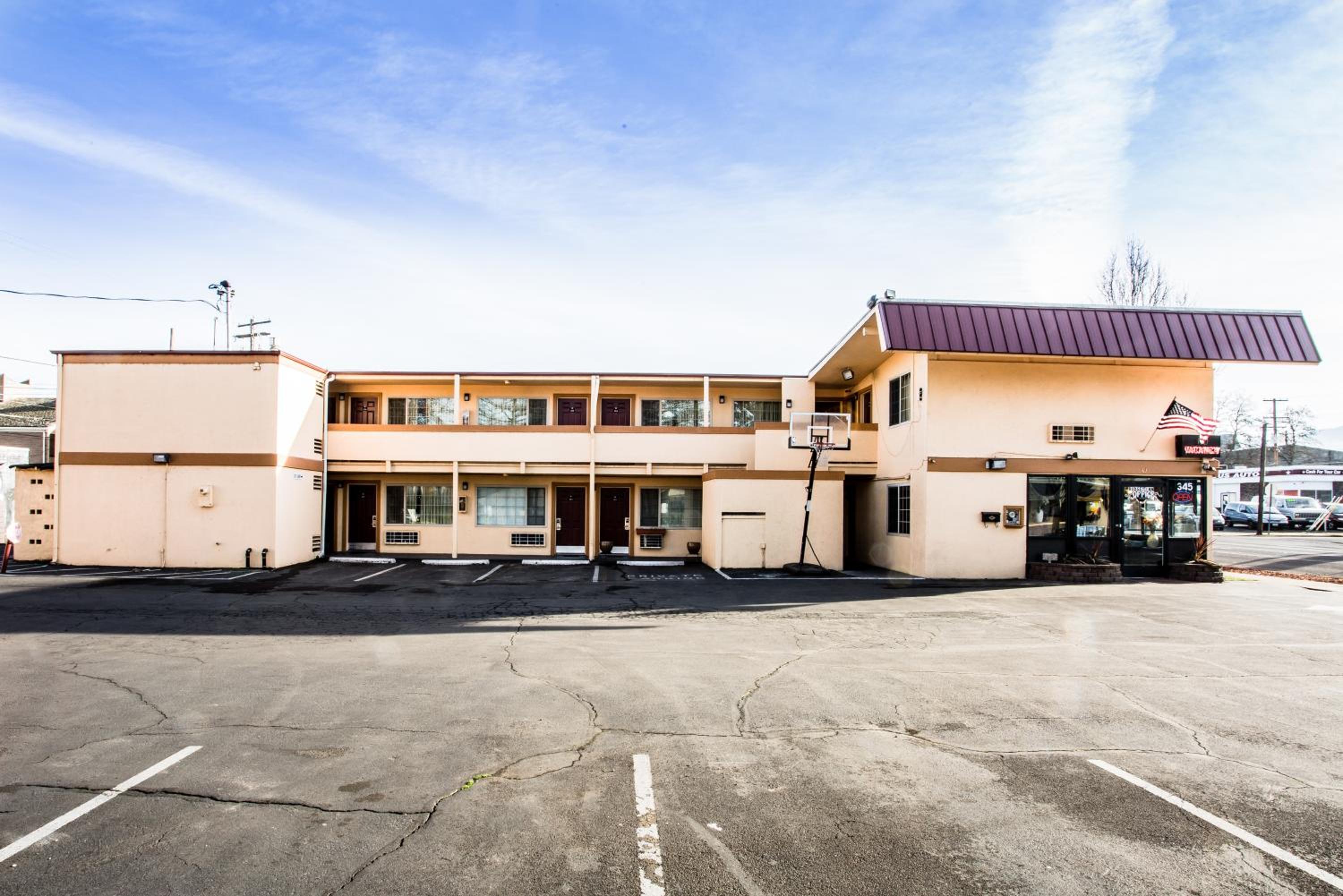Medford Vacations - Budget Inn of America - Property Image 13