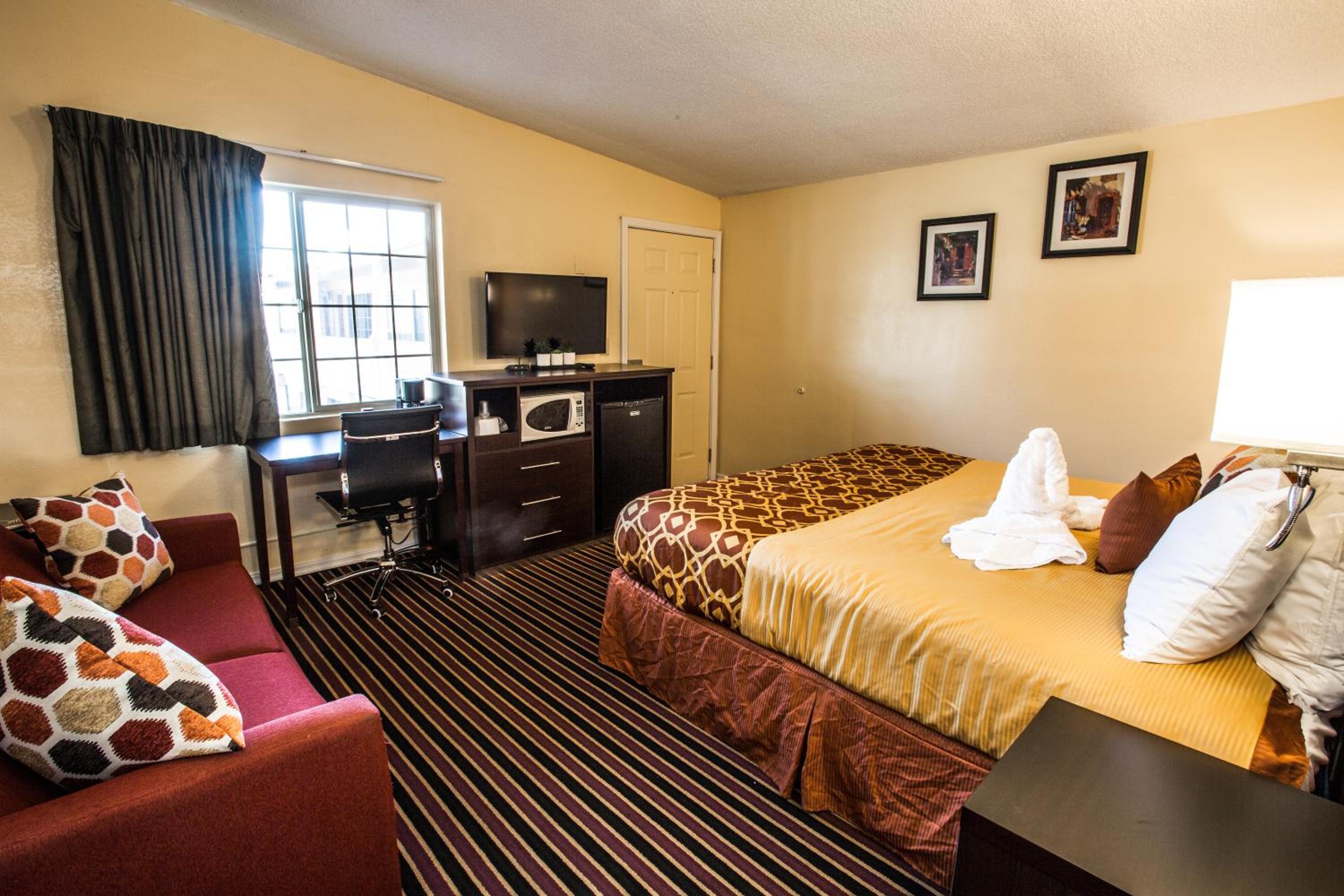 Medford Vacations - Budget Inn of America - Property Image 12
