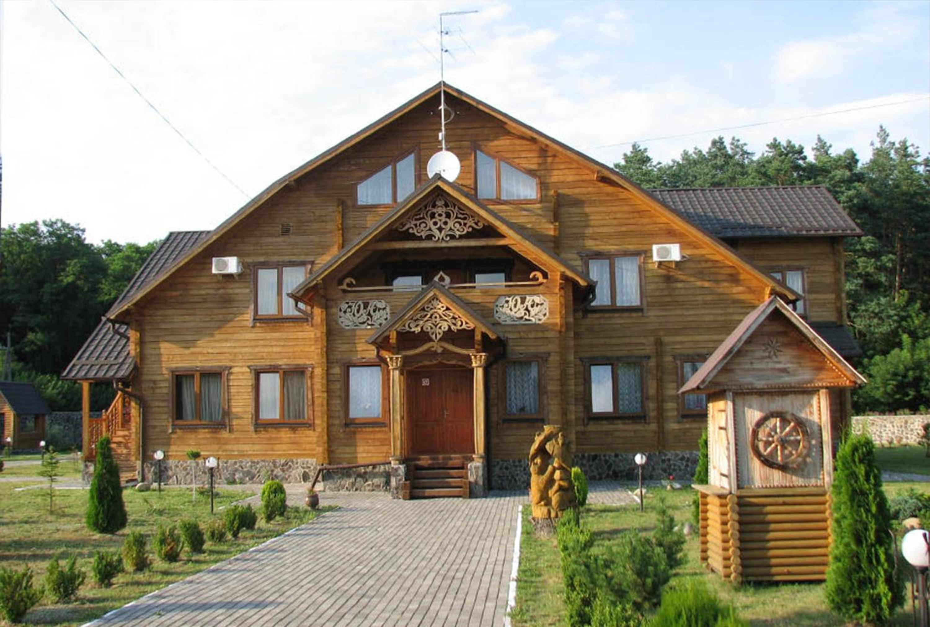 Hotel and restaurant complex Skolmo