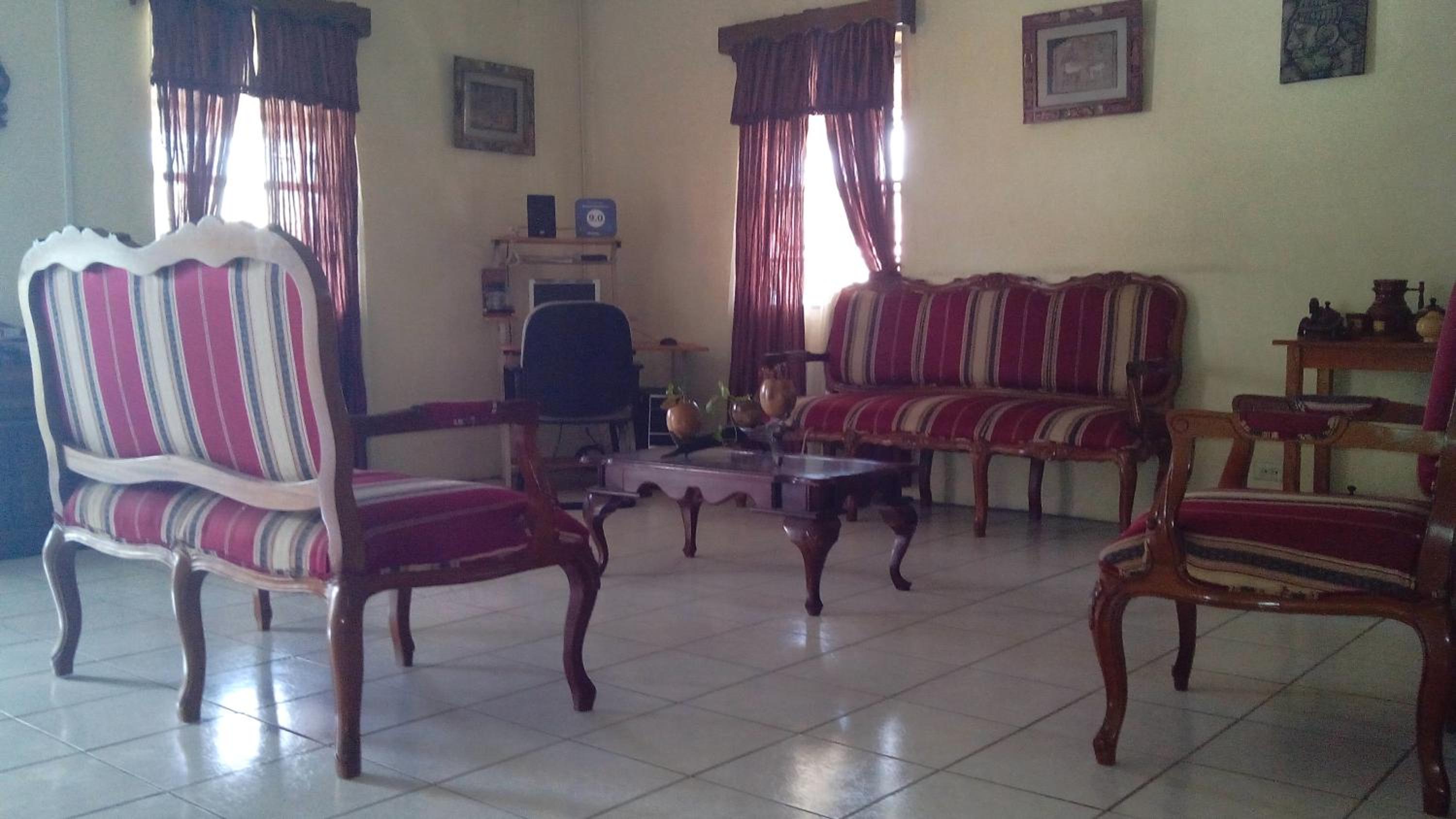 Don Santiago Guesthouse Downtown