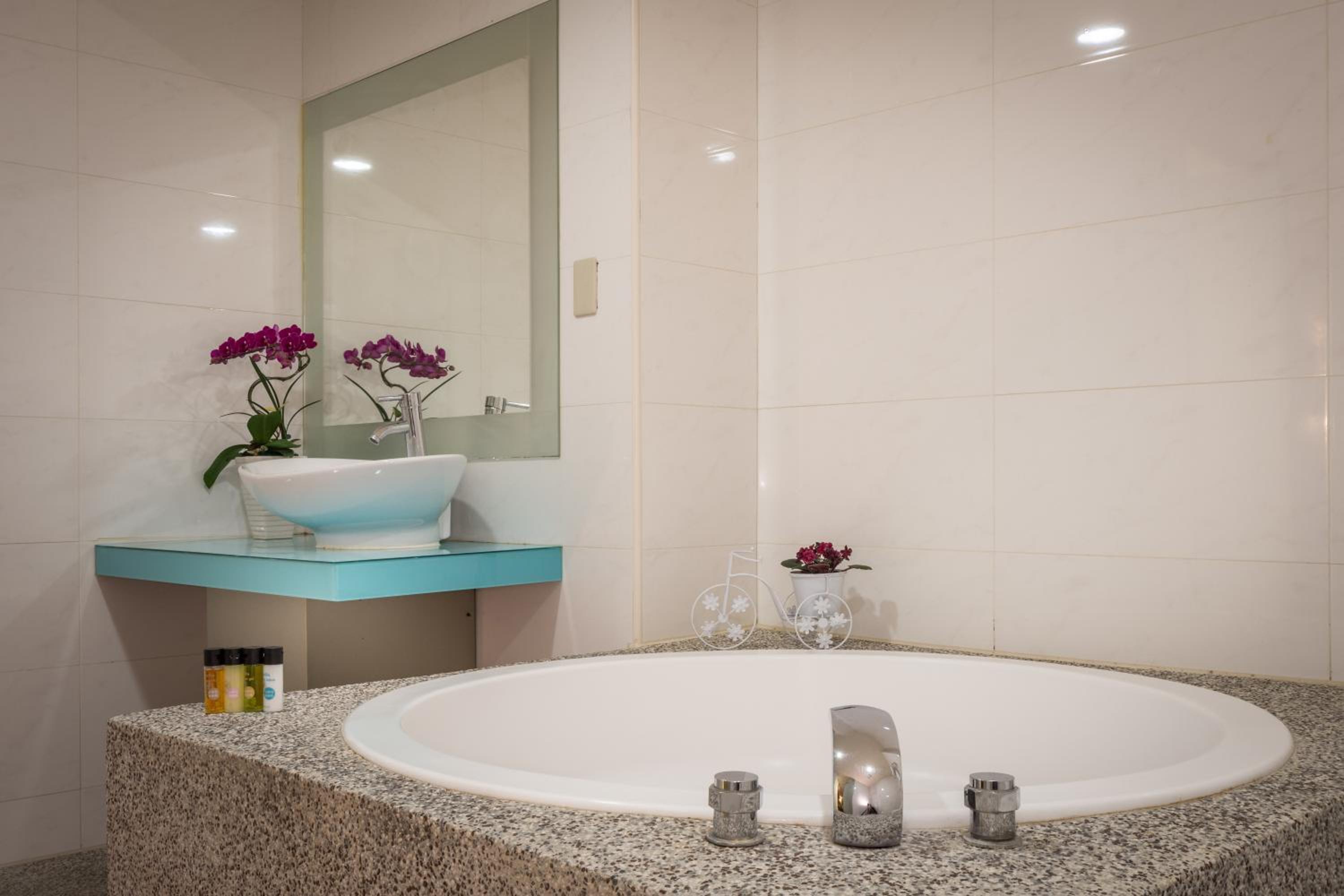Urbanone Hotel