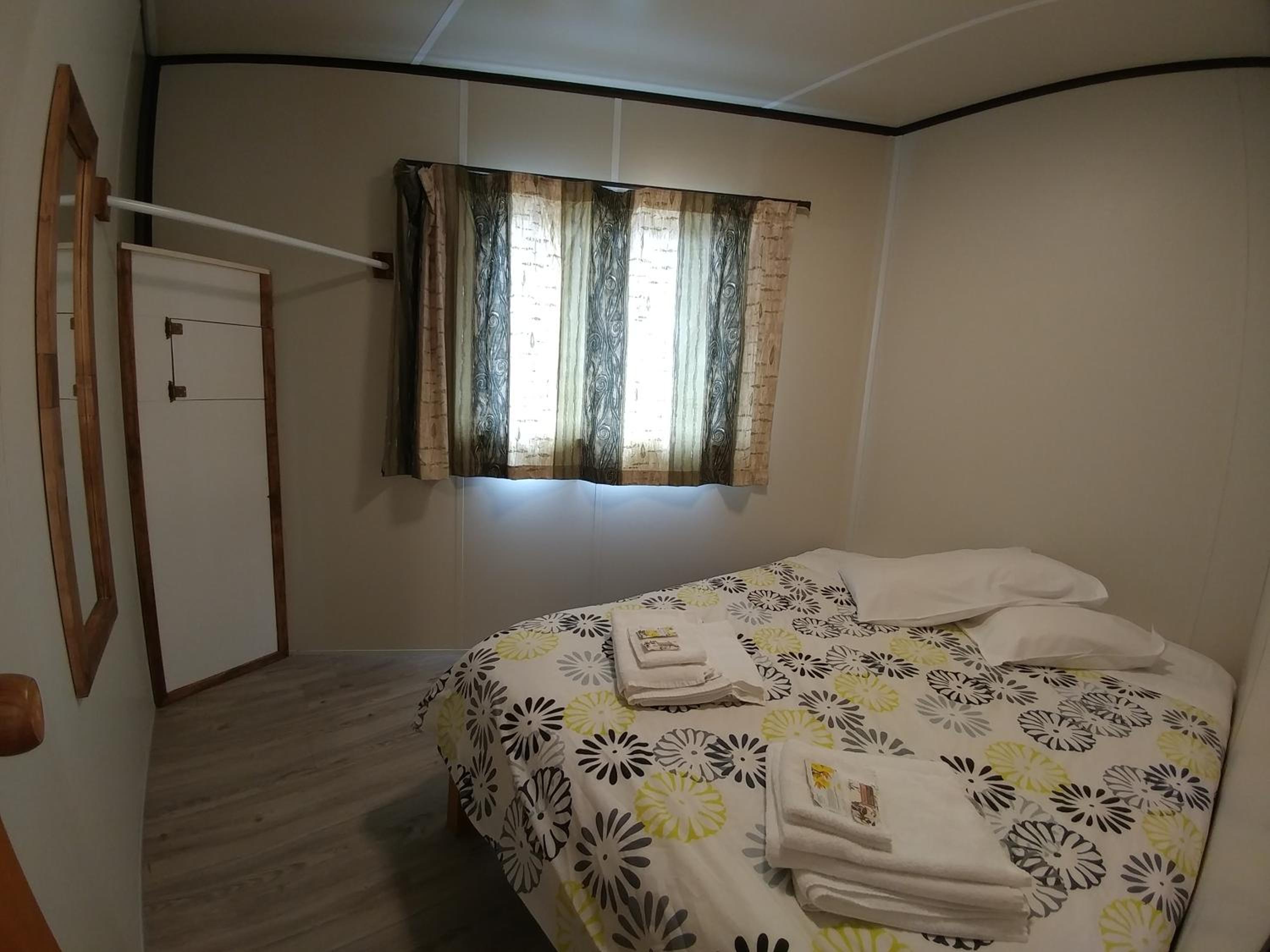 Pineacres Motel and Park