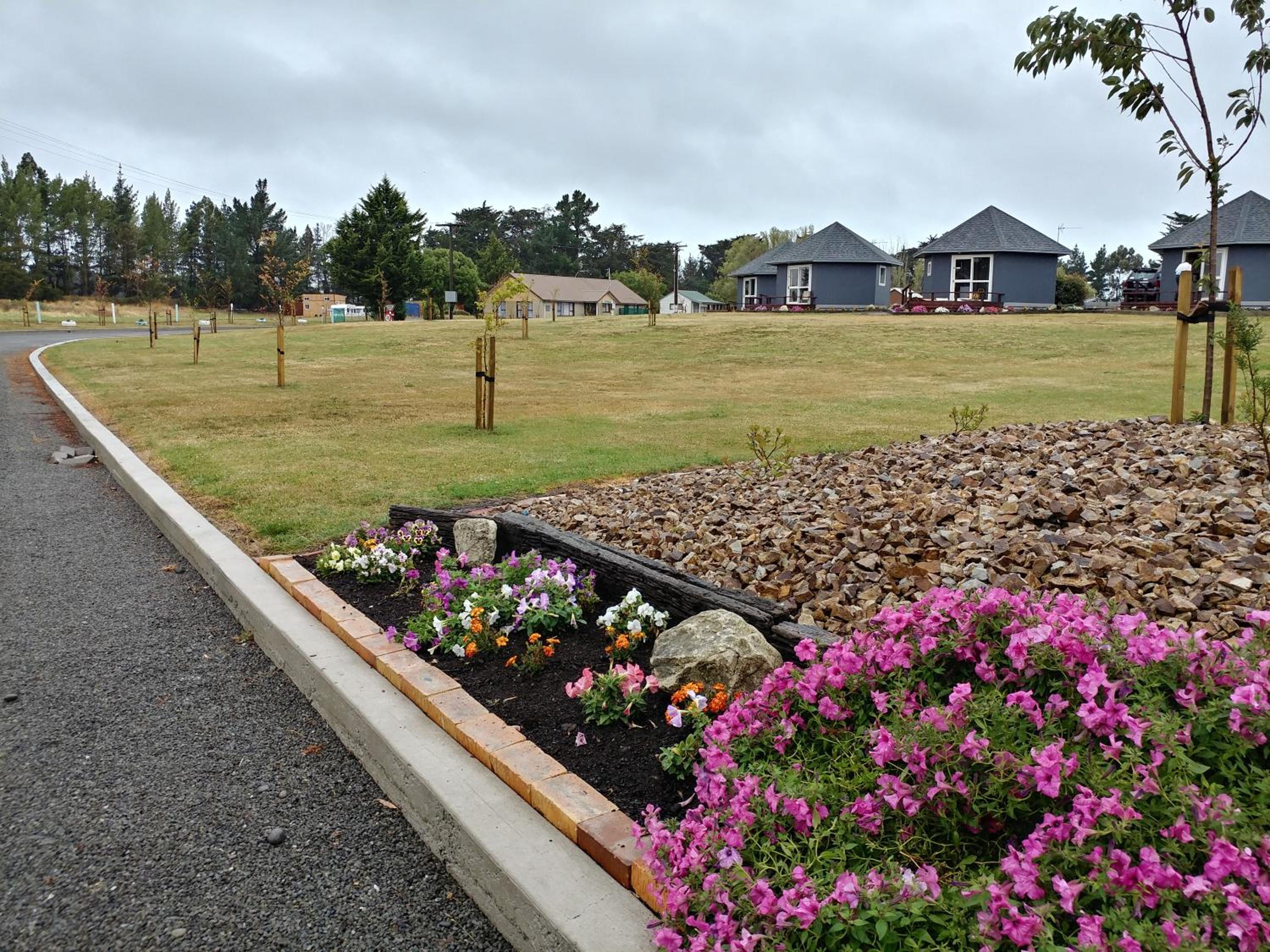 Pineacres Motel and Park
