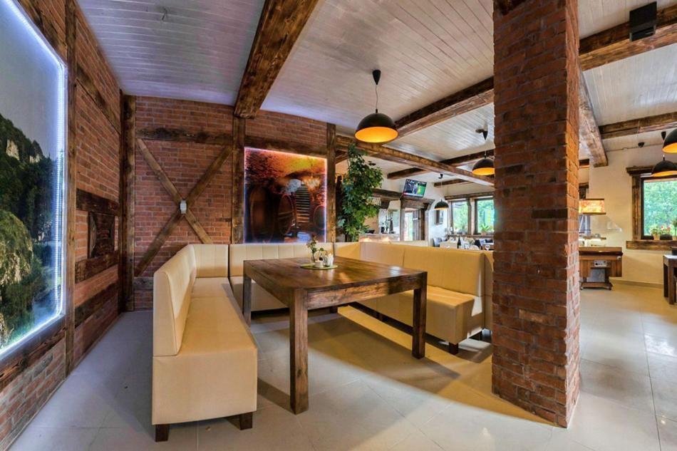 restaurant