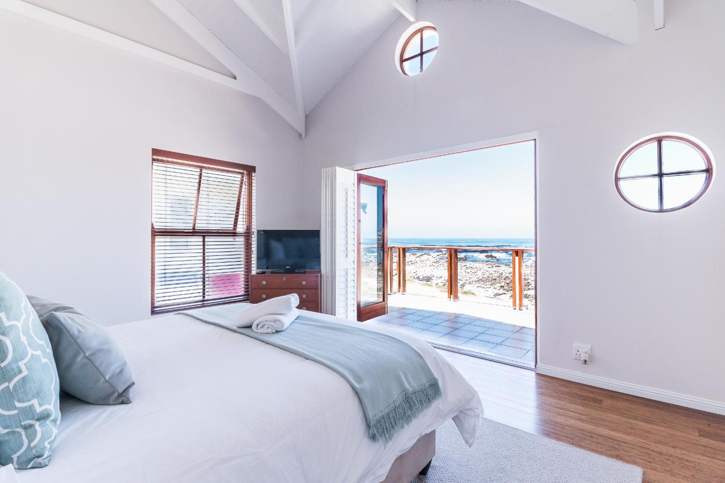 Geheim Luxury Seafront view 4