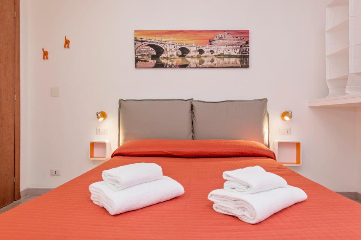Cheap and Chic Studios at Coliseum