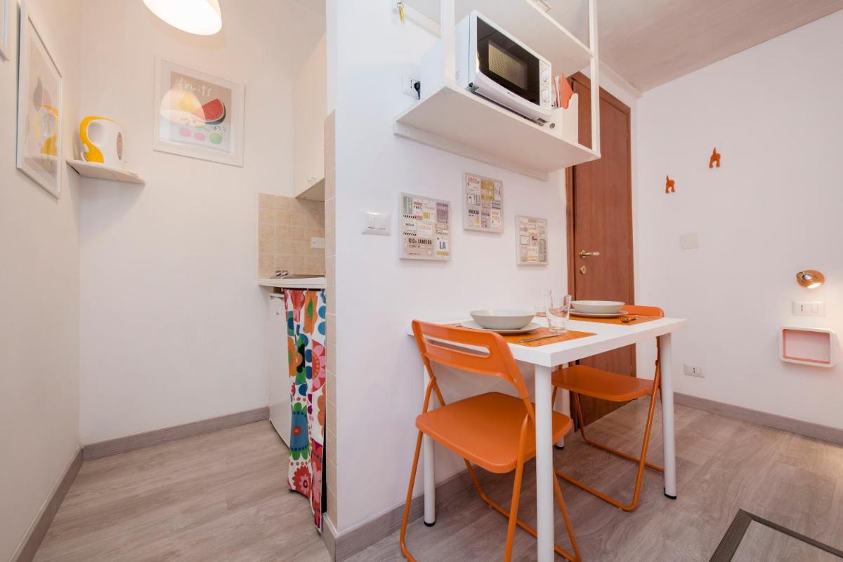 Cheap and Chic Studios at Coliseum