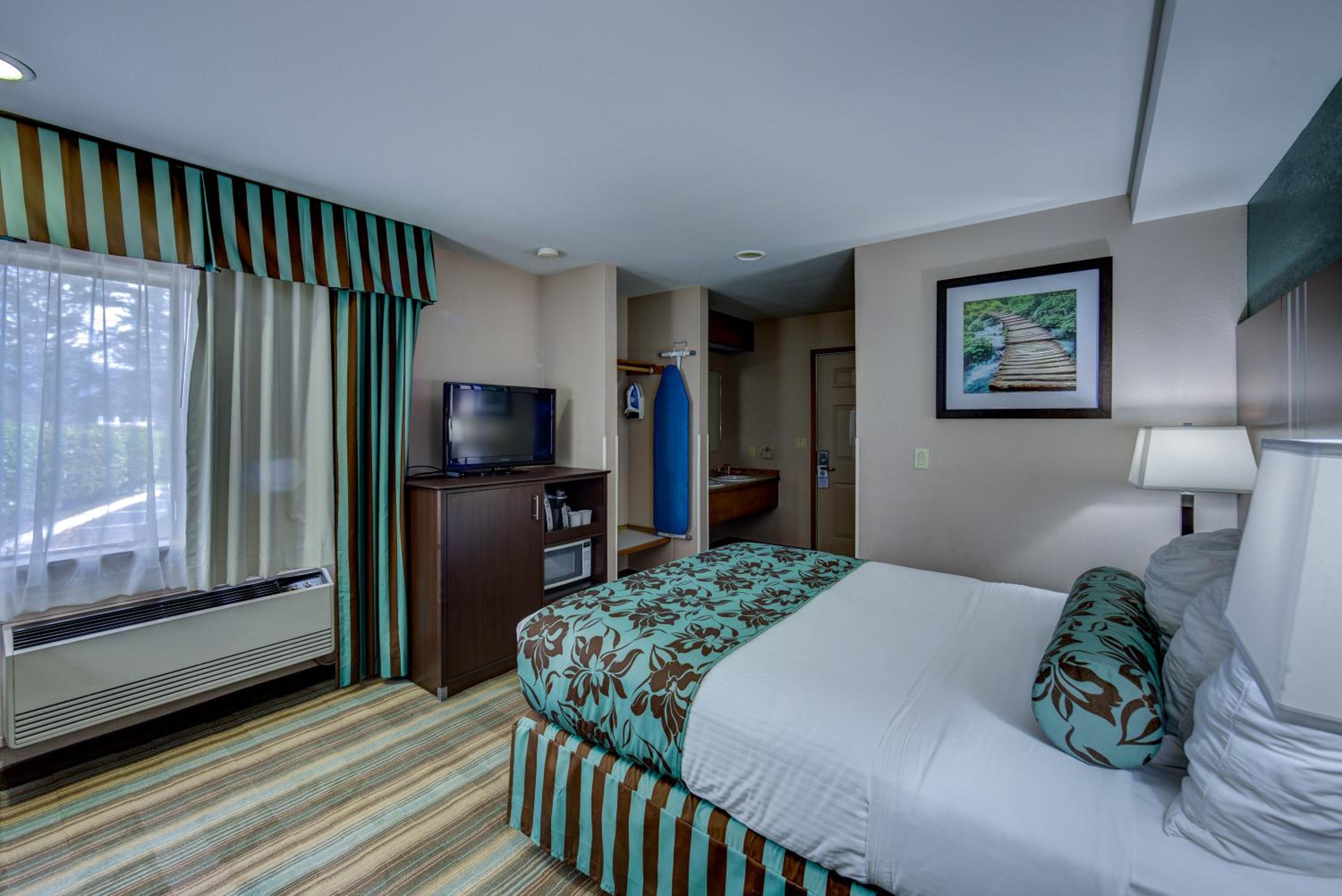 Ashland Vacations - Flagship Inn of Ashland - Property Image 1