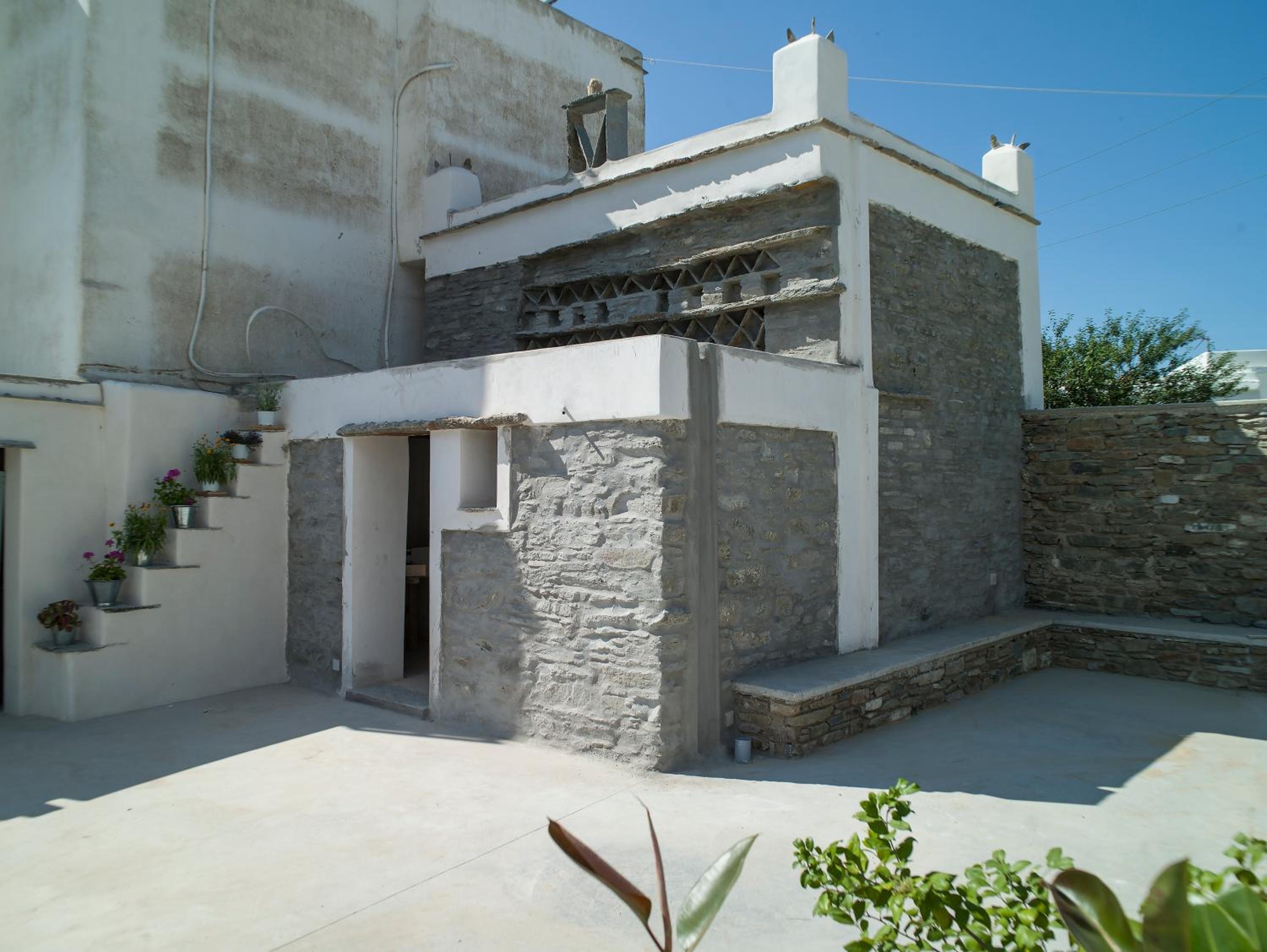 Tutti Blu Tinos Living Space view 3