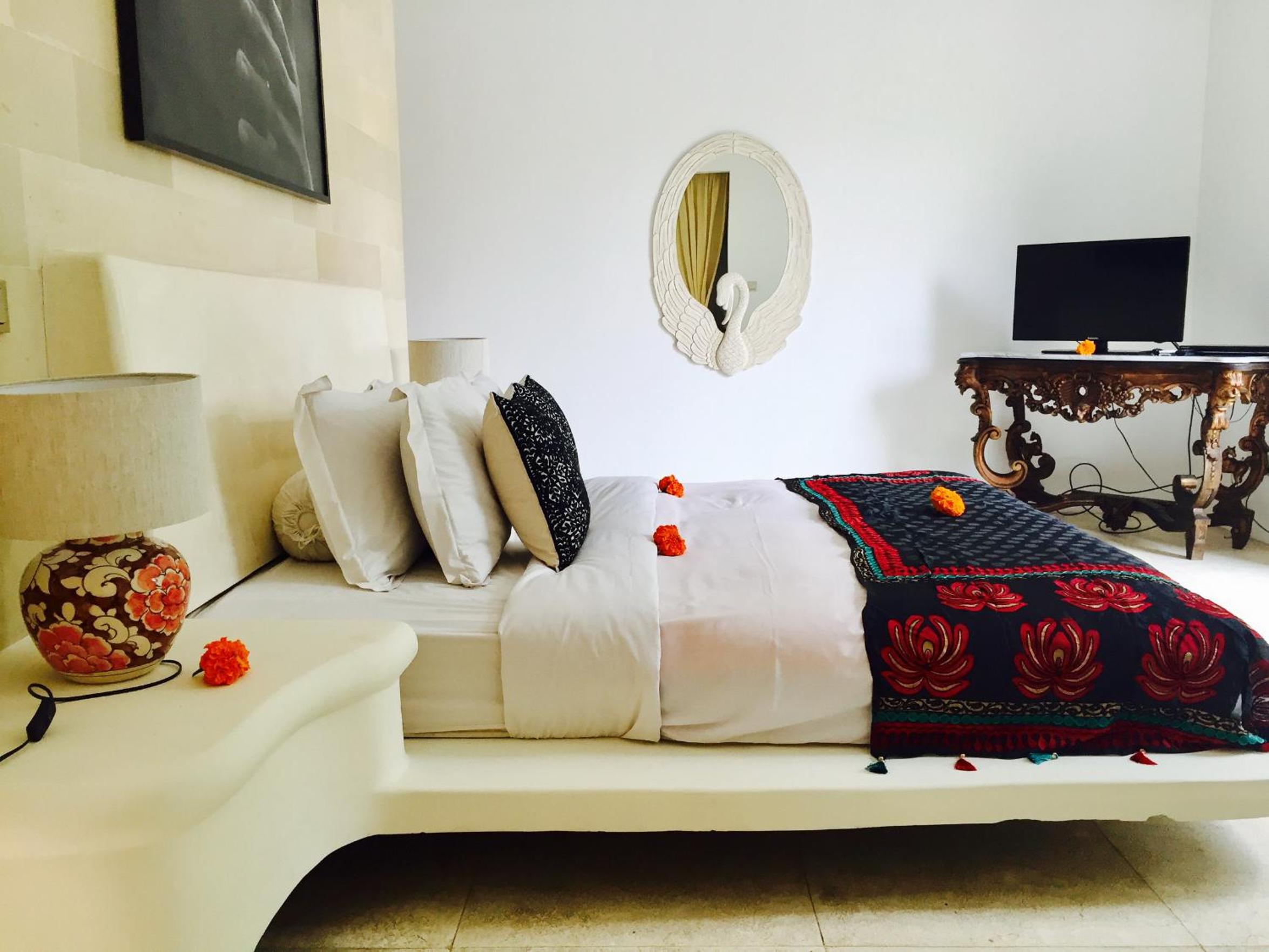 Elegant Villa Casabianca - Tropical Pool & Garden, Near Potato Head Beach Club!
