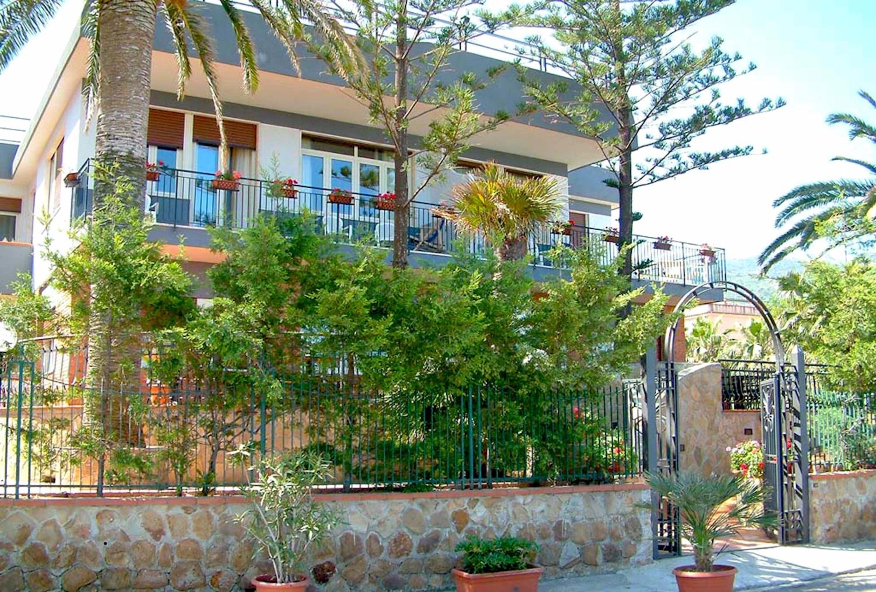 Hotel Villa Gaia Hotel - Image 1