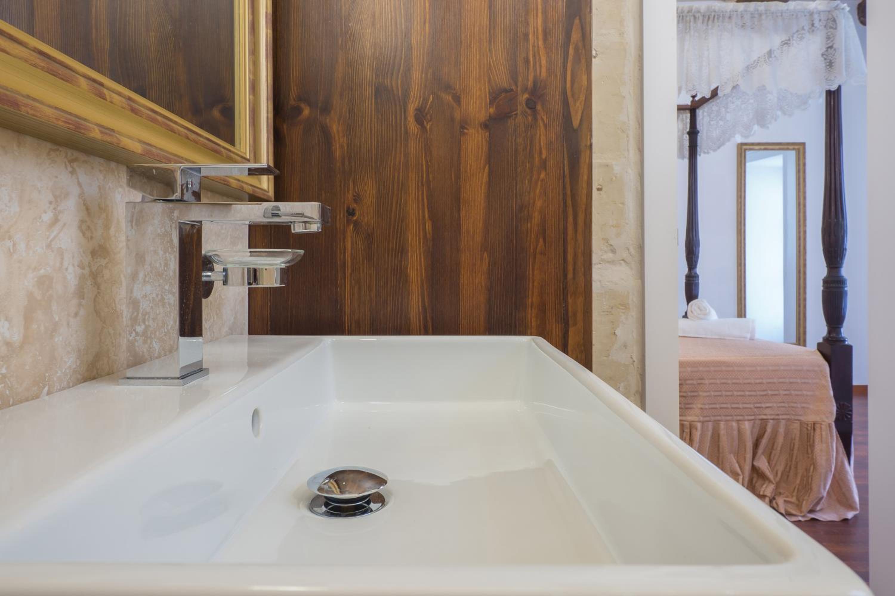 Valletta Suite Drew