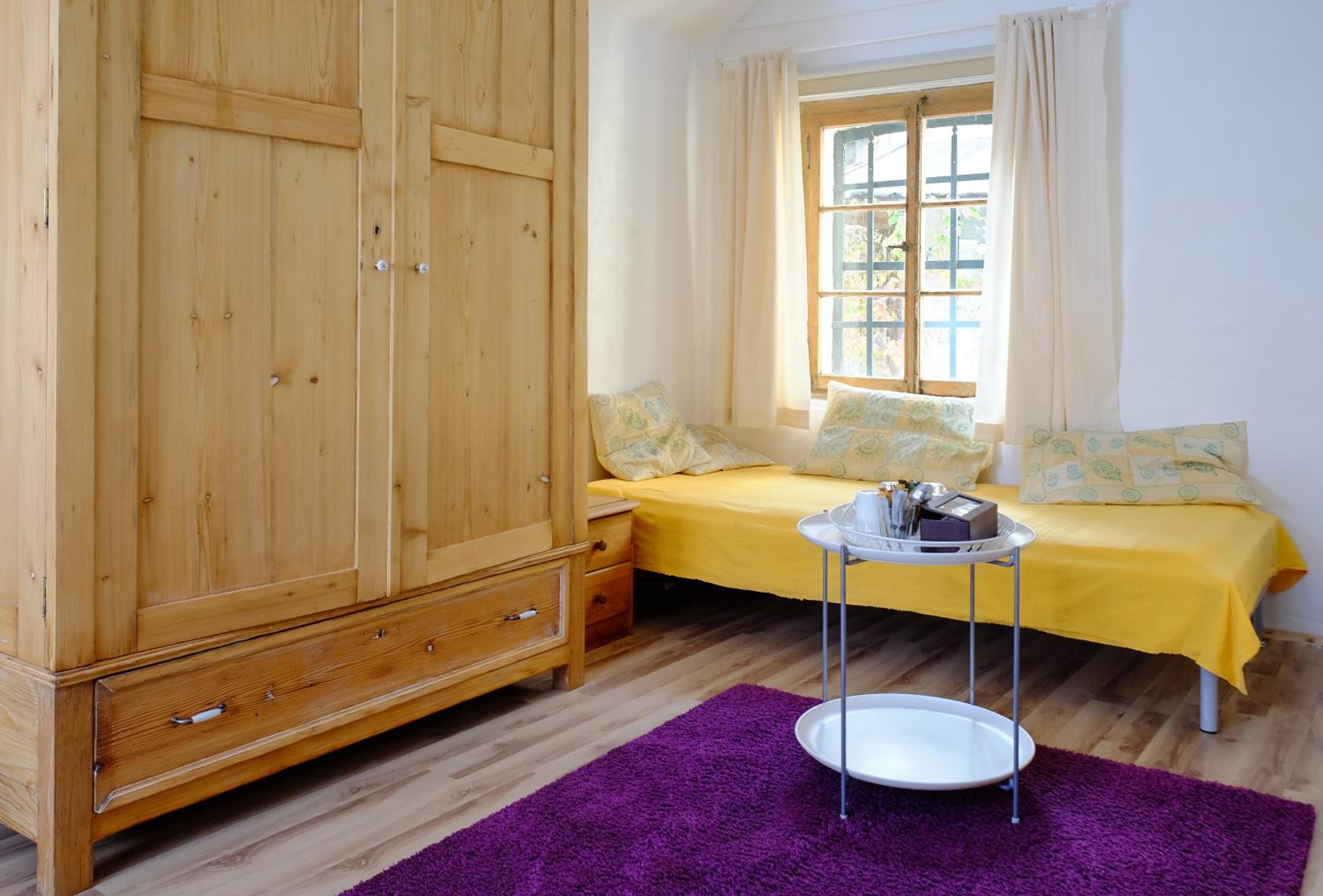 Rhein River Guesthouse - direkt am Rhein