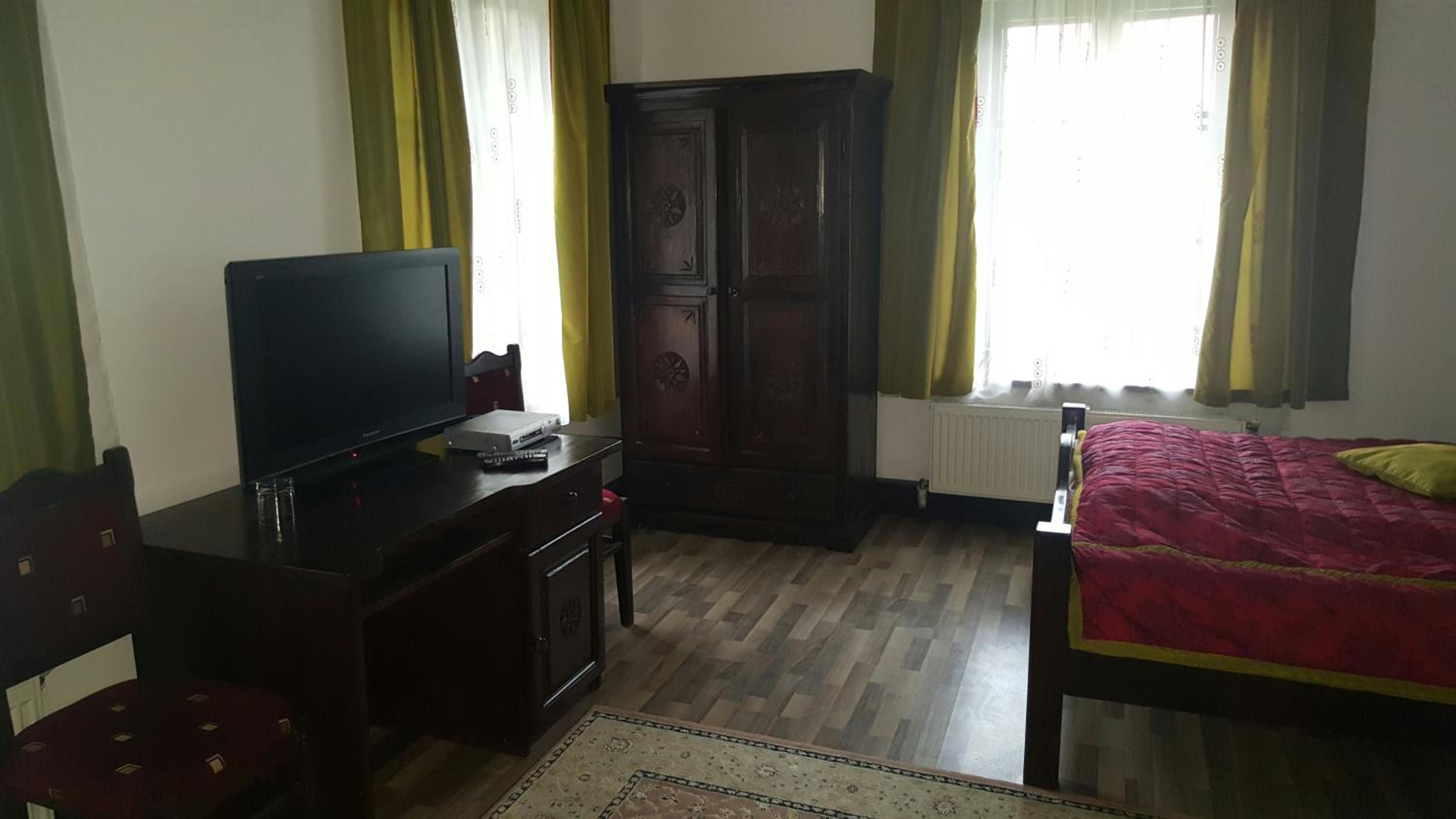 Photo 8