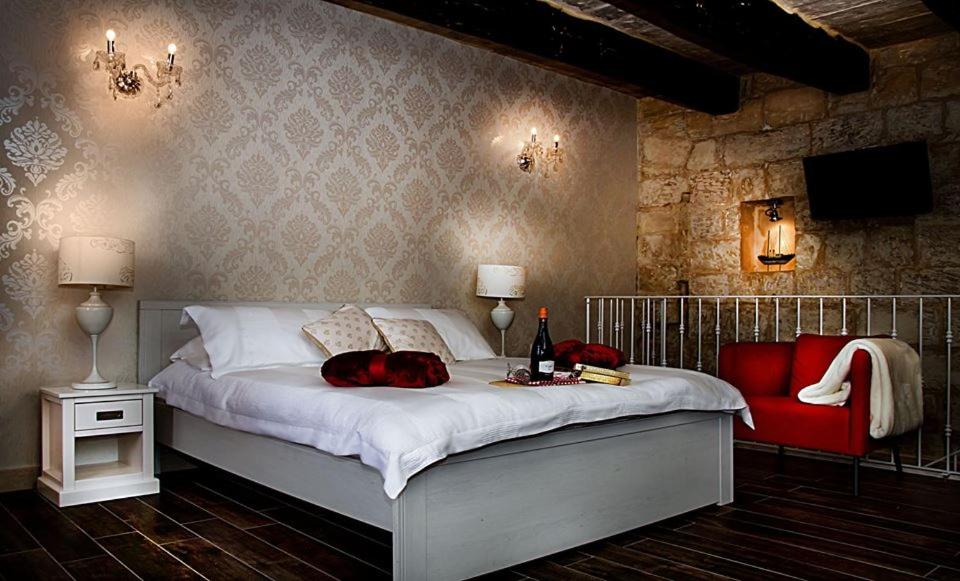 Luciano Valletta Studio - Self Catering view 3