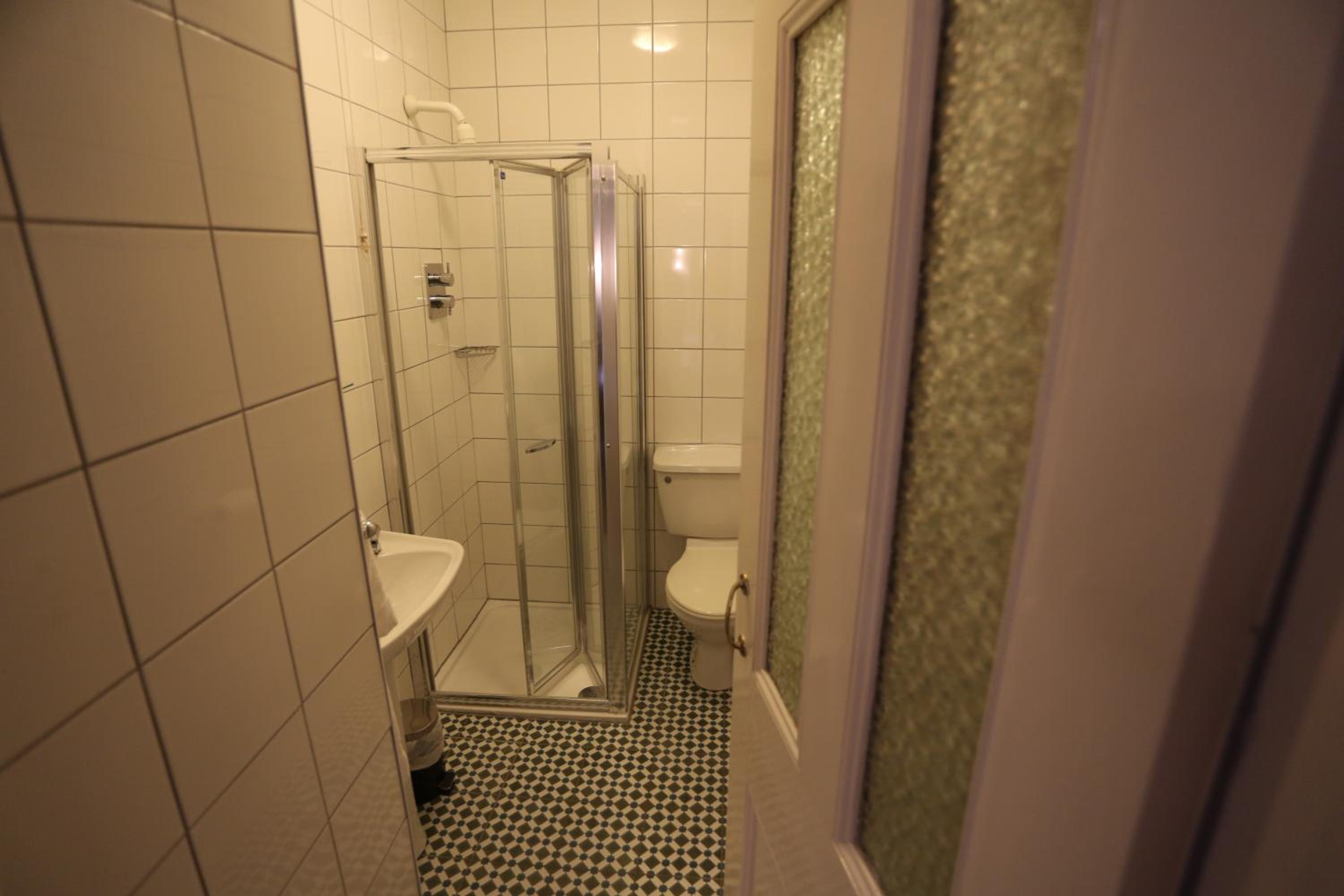Rolling Wave Guesthouse