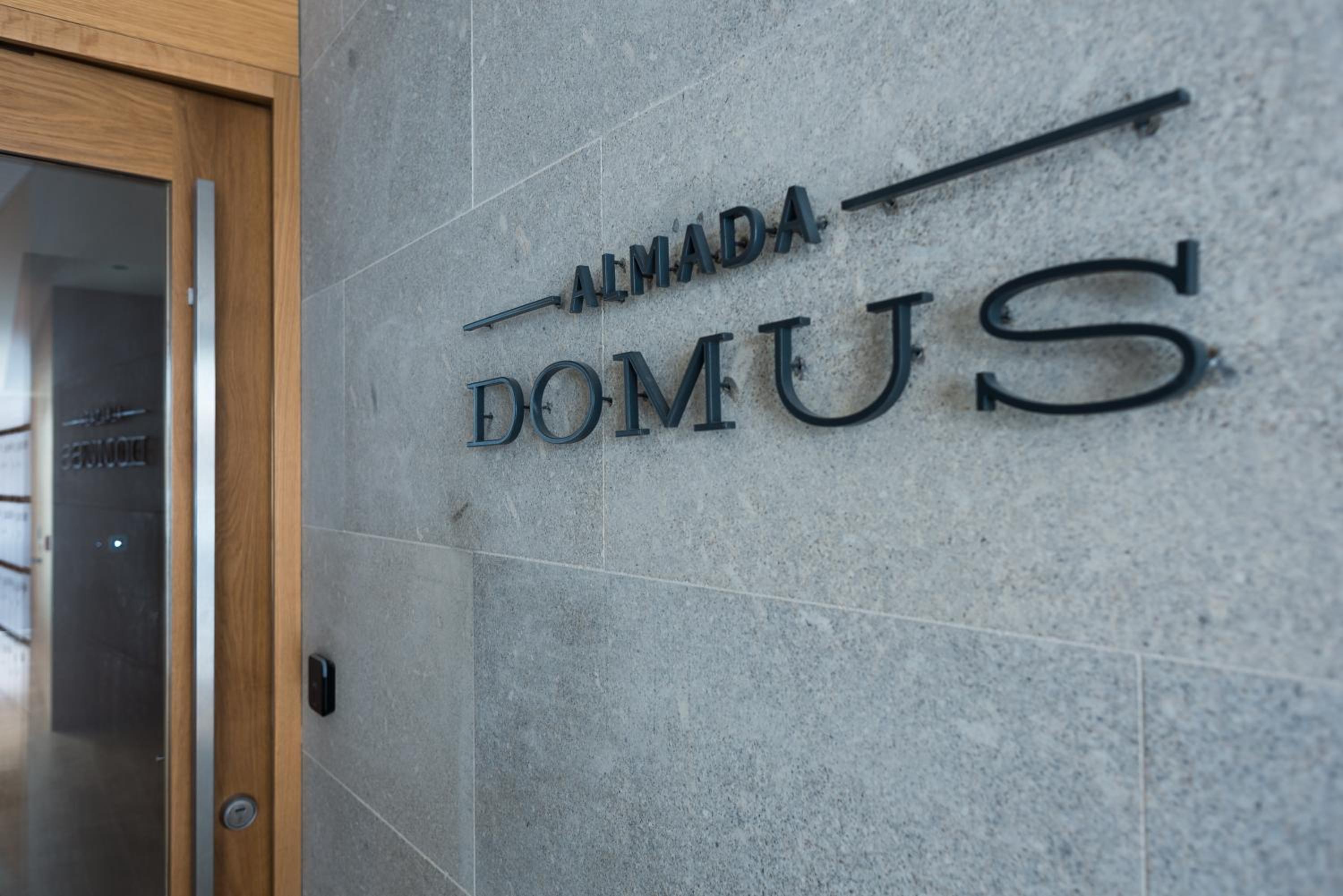 Almada Domus