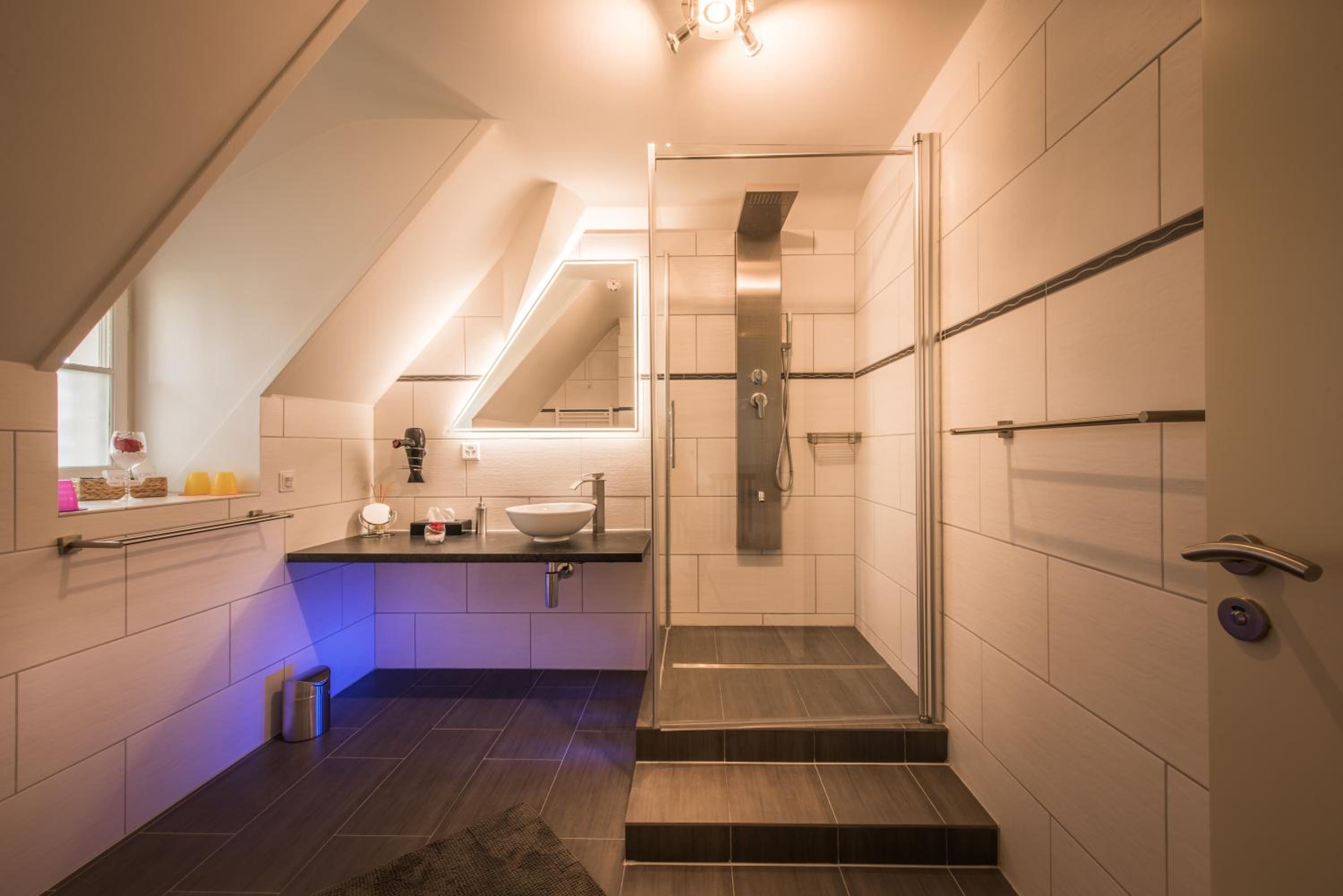 Max Aviation Villa & Apartments